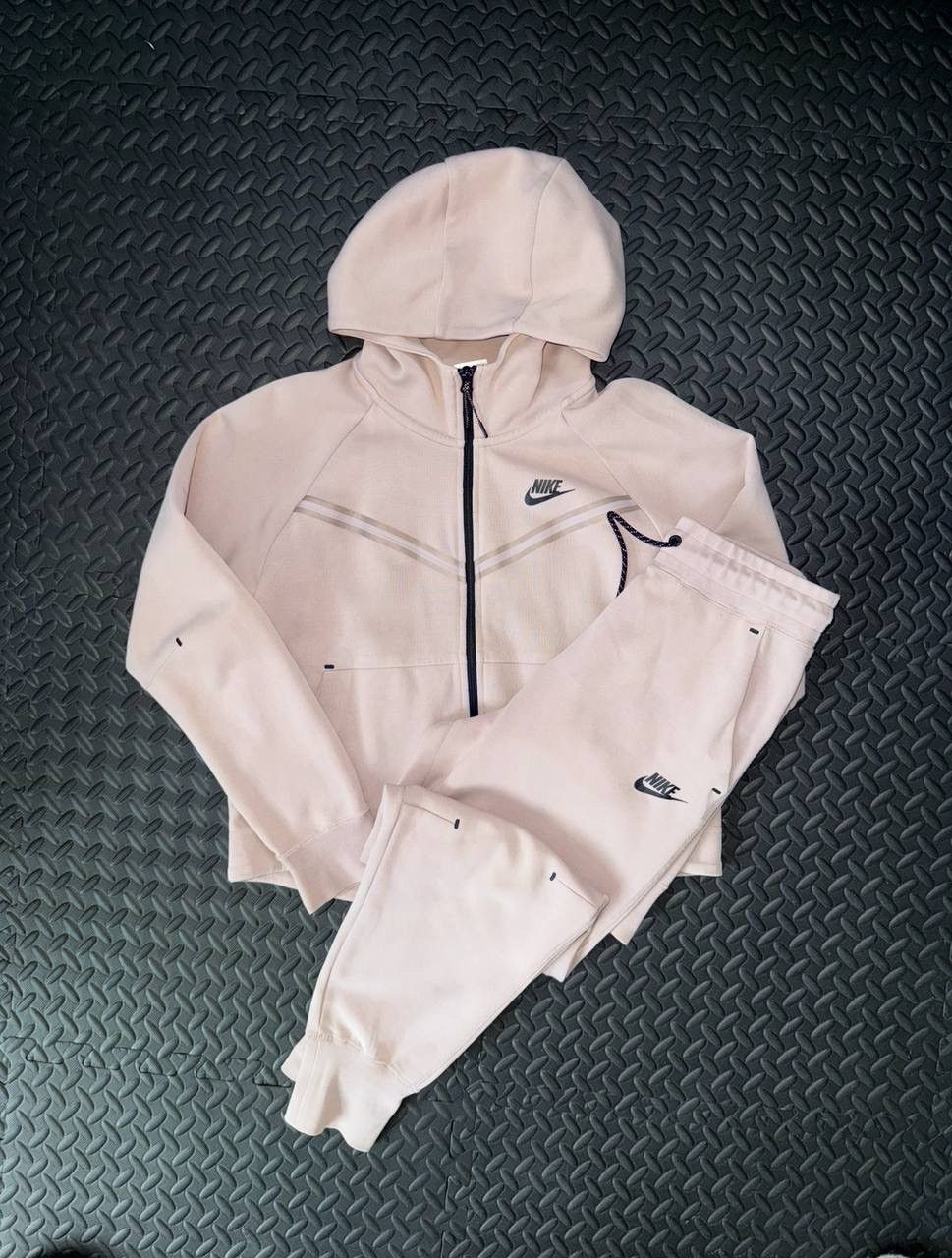 Nike Nike Tech Fleece women’s pink costume Size:S Size S / US 4 / IT 40 - 8 Thumbnail