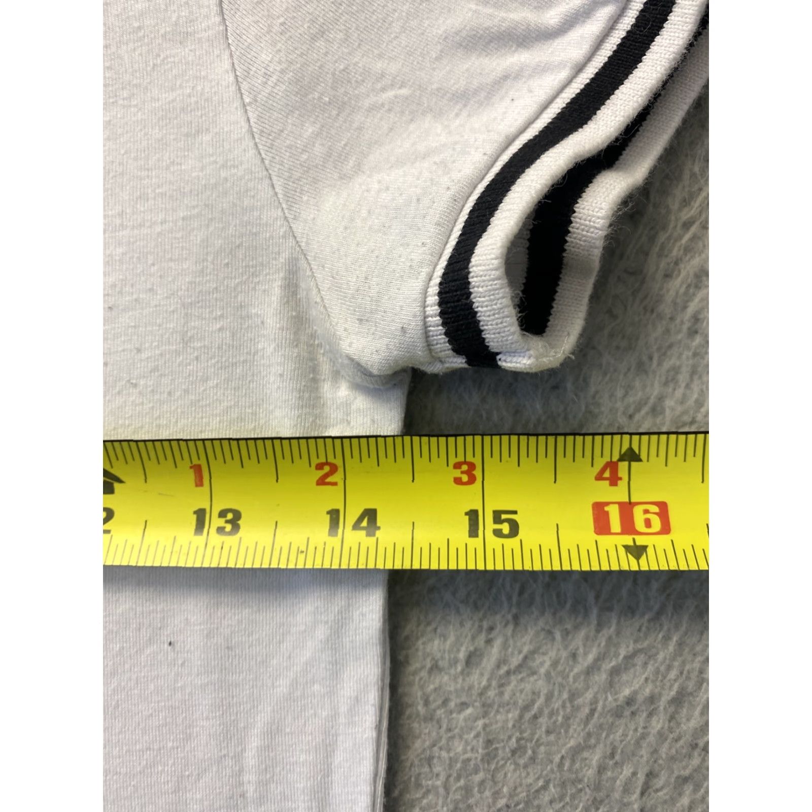 Guess VINTAGE GUESS Logo Shirt Juniors XS Short Sleeve White 97-19 Womens/ Girls Size XS / US 0-2 / IT 36-38 - 4 Thumbnail