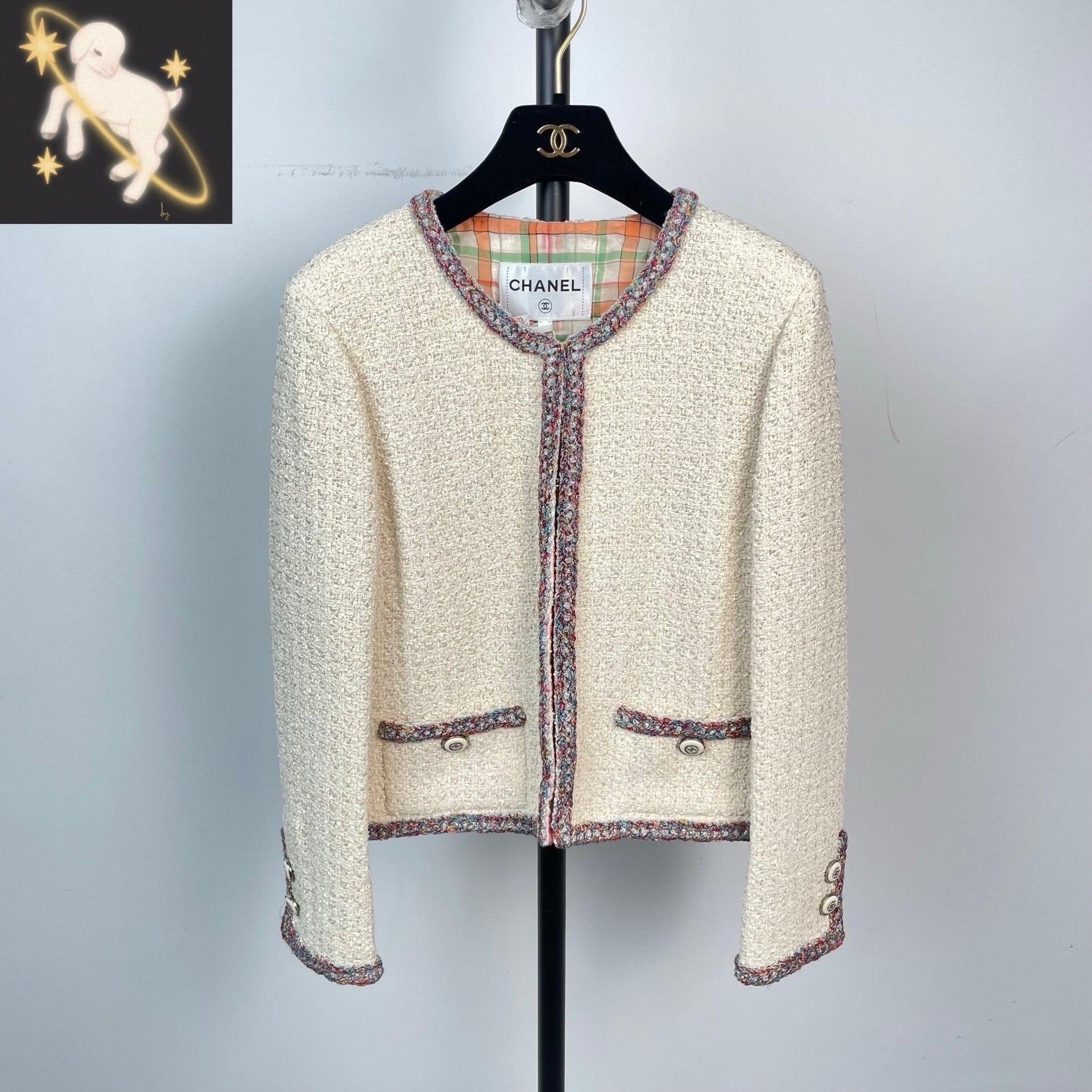 Chanel Chanel Cream Two-Pocket Short Jacket Size XS / US 0-2 / IT 36-38 - 1 Thumbnail
