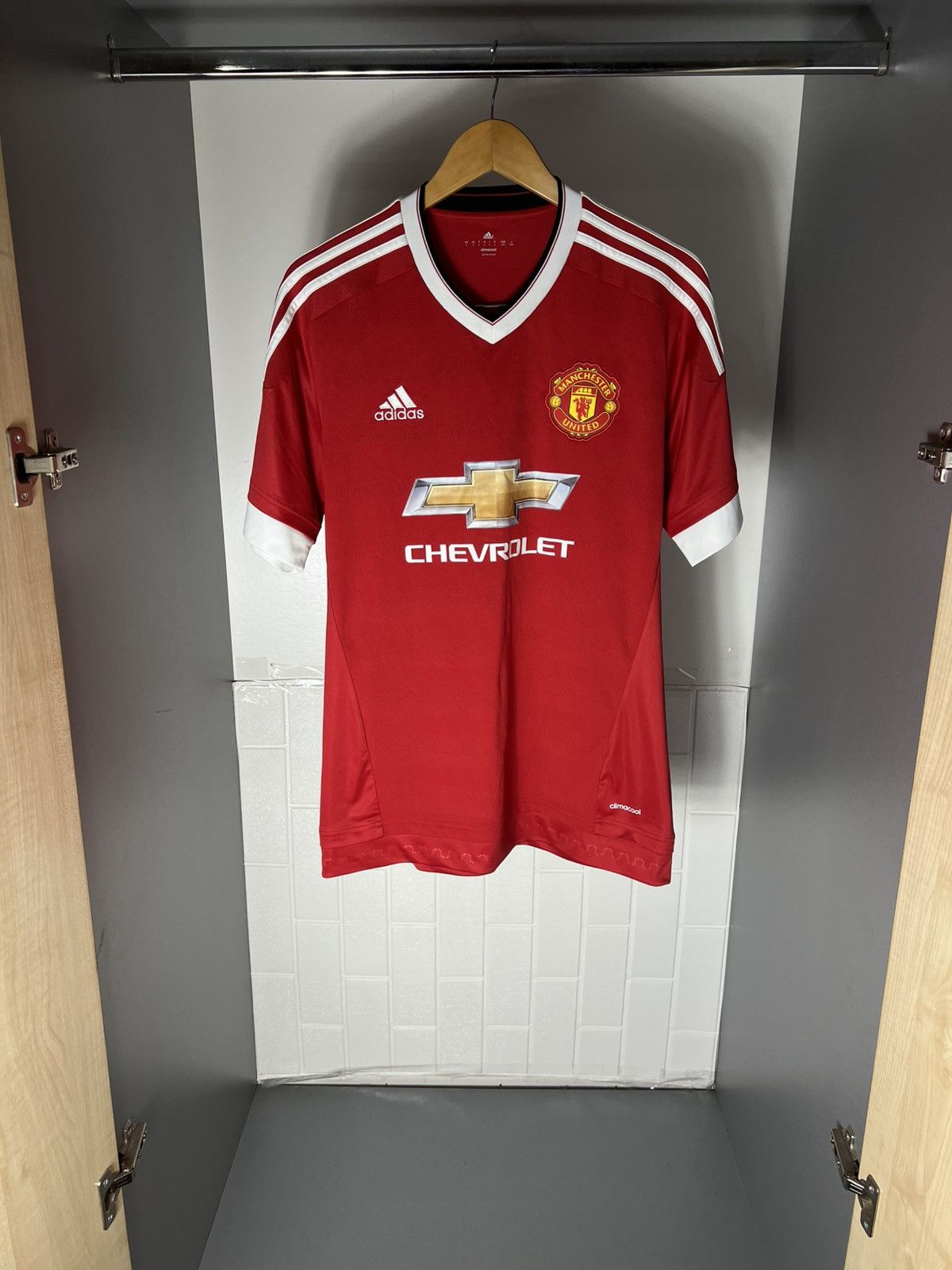 Adidas VINTAGE ADIDAS FC MANCHESTER UNITED ENGLAND SOCCER JERSEY Size US L / EU 52-54 / 3 - 1 Thumbnail
