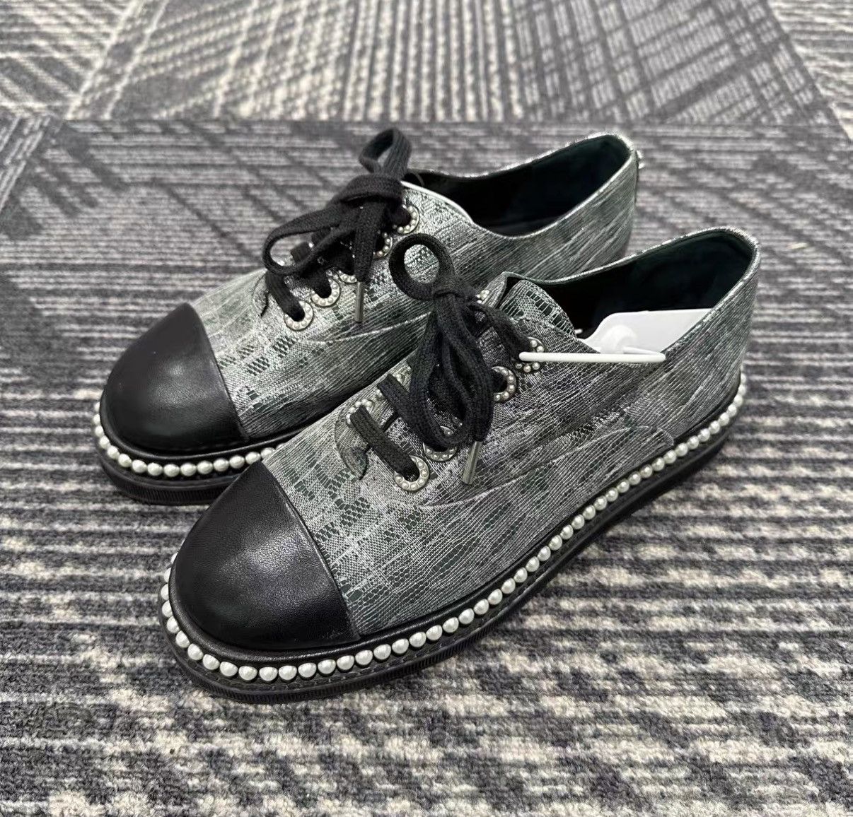 Chanel Chanel Pearl Trim Flat Shoes J42 Size US 6 / IT 36 - 1 Thumbnail