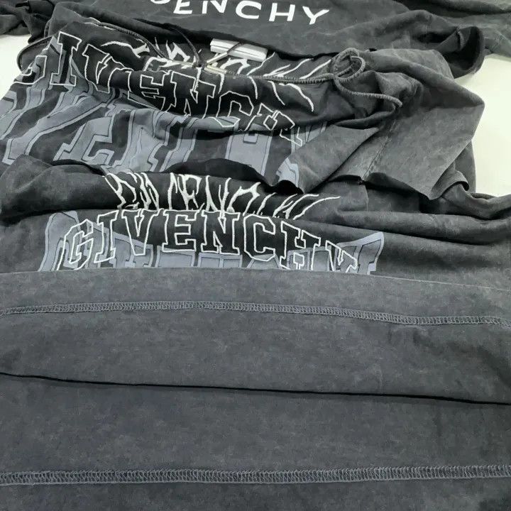 Givenchy Givenchy Givenchy Black Geometric Print Short Sleeve TShir Size US S / EU 44-46 / 1 - 7 Thumbnail