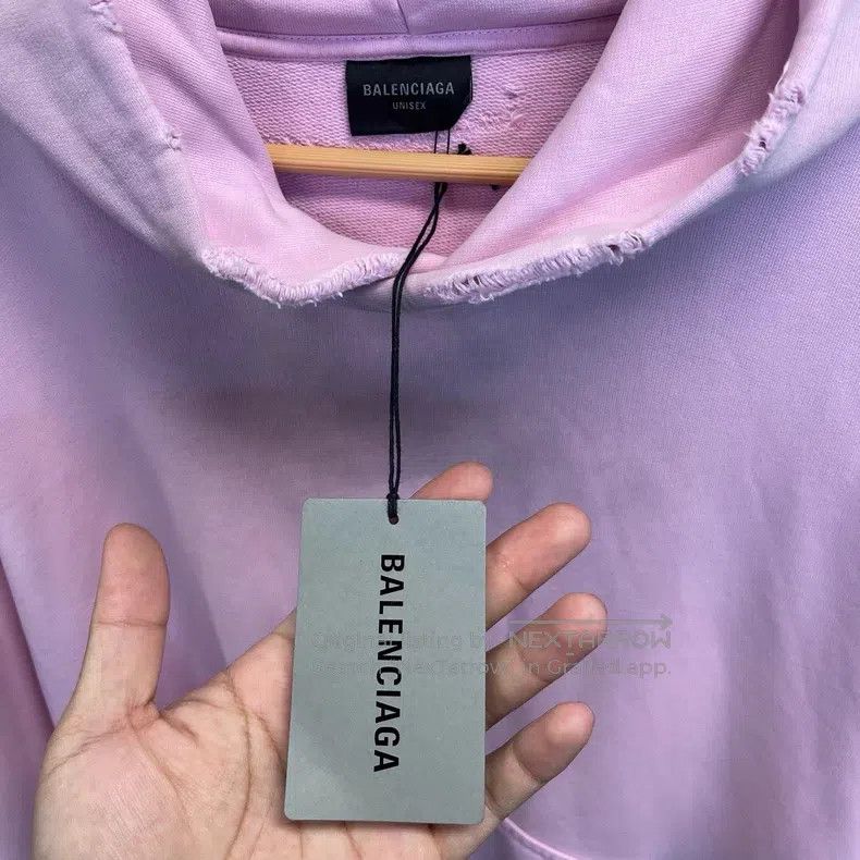 Balenciaga Balenciaga Pink old damaged Sanskrit letter printed long s Size US L / EU 52-54 / 3 - 2 Thumbnail