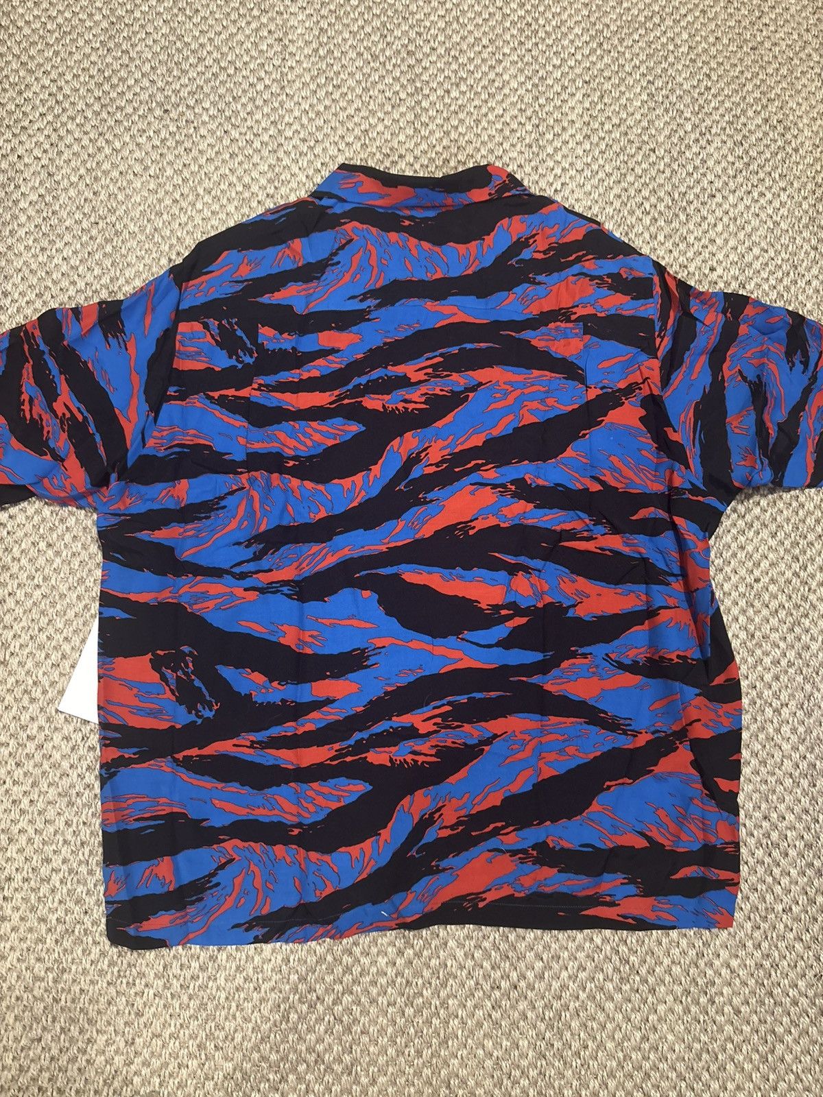 Takahiromiyashita The Soloist. Takahiromiyashita The Soloist Tiger Camo Rayon Shirt Blue Size US L / EU 52-54 / 3 - 2 Thumbnail