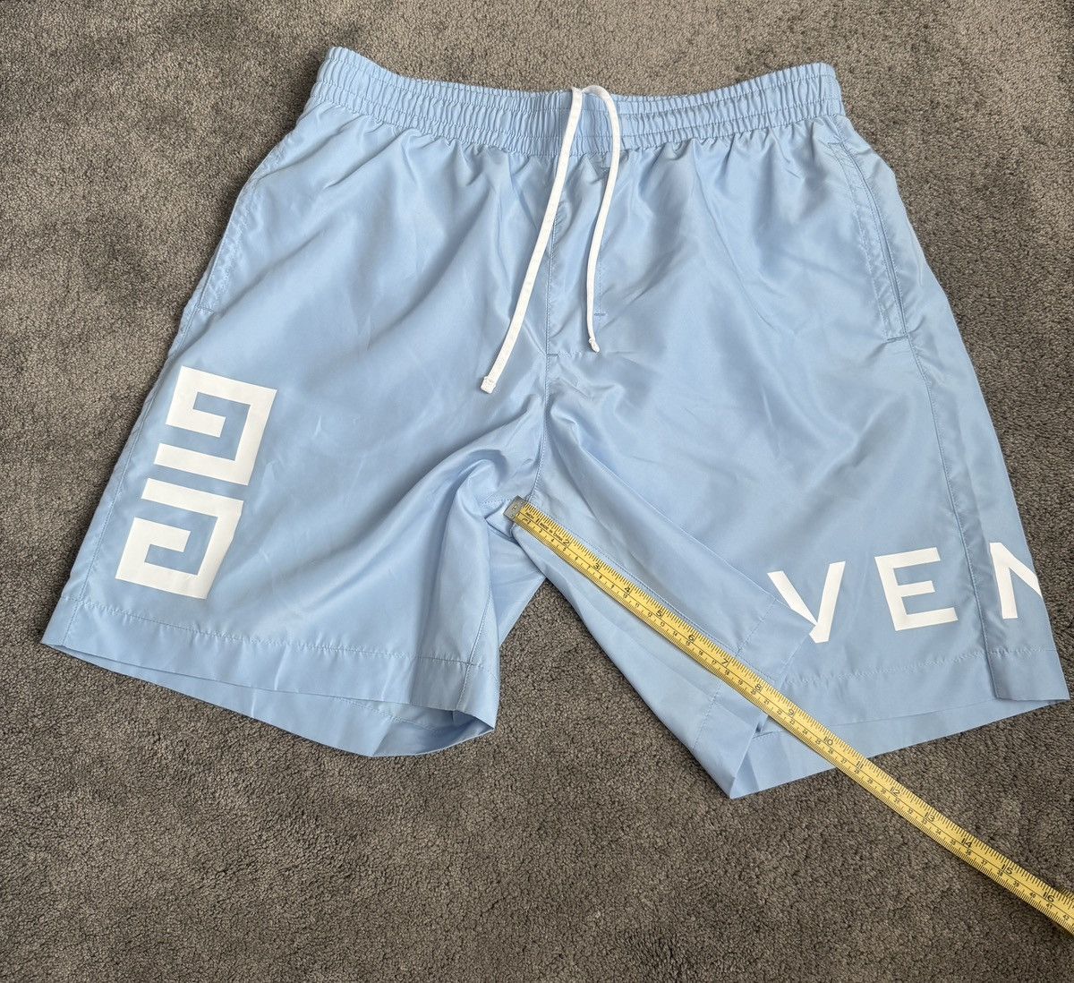 Givenchy Baby blue Givenchy swim trunks Size US 30 / EU 46 - 4 Thumbnail