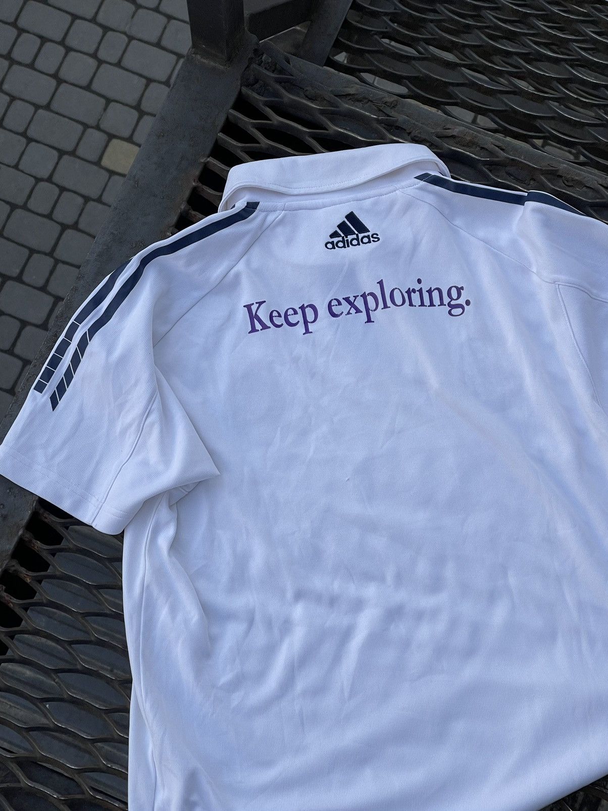 Adidas 2005 Adidas Real Madrid vintage soccer jersey galacticas Size US M / EU 48-50 / 2 - 11 Thumbnail