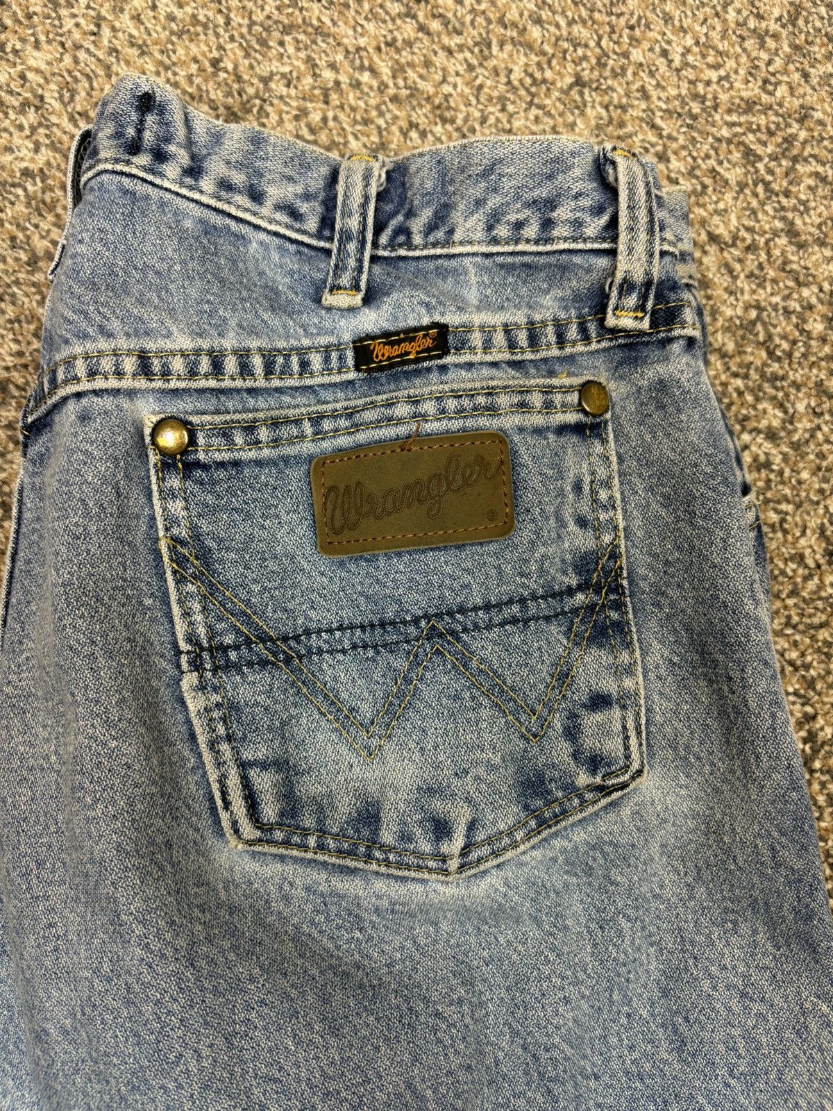 Wrangler Y2k light wash leather tab wrangler denim jeans Size US 34 / EU 50 - 4 Thumbnail