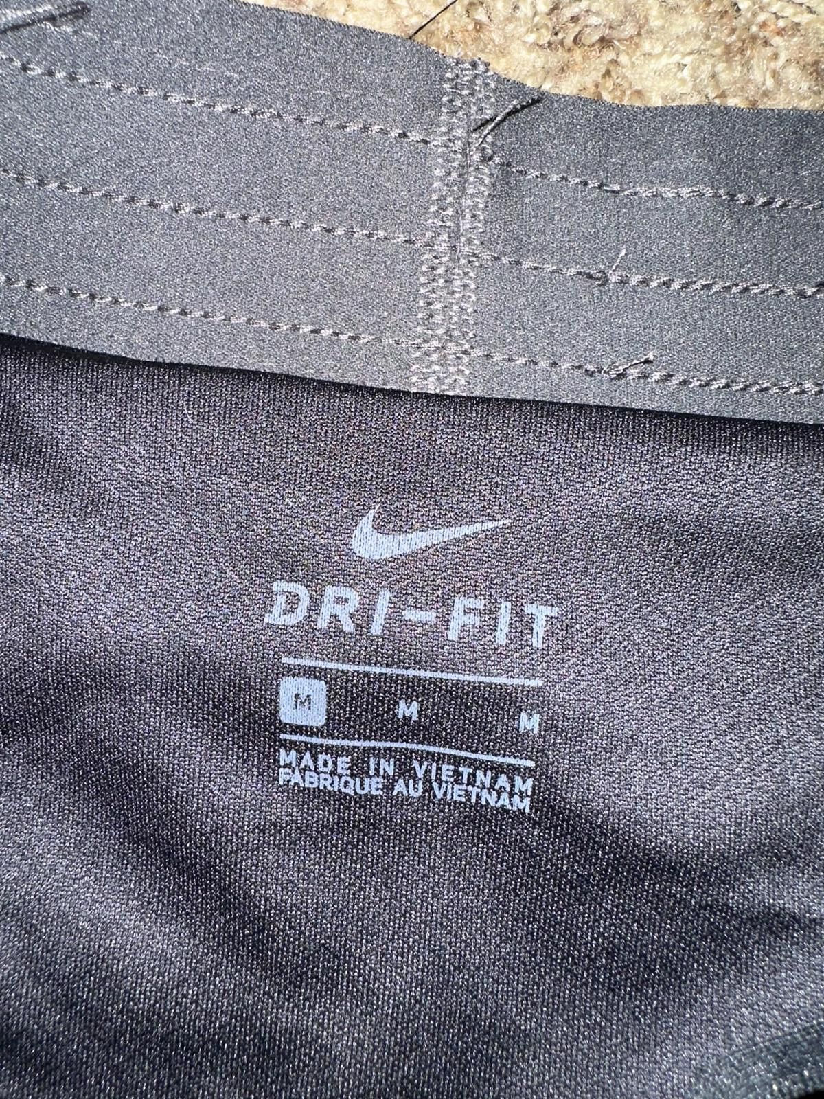 Nike Nike Women's Tempo Luxe 3" Black Running Shorts Size US 32 / EU 48 - 3 Thumbnail