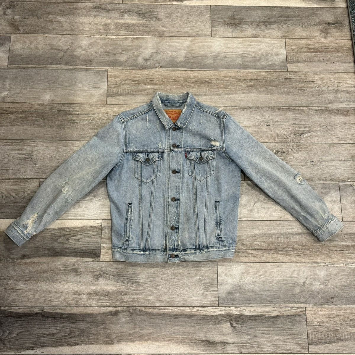 Levi's Distressed Levi’s Denim Jacket Size US L / EU 52-54 / 3 - 1 Thumbnail