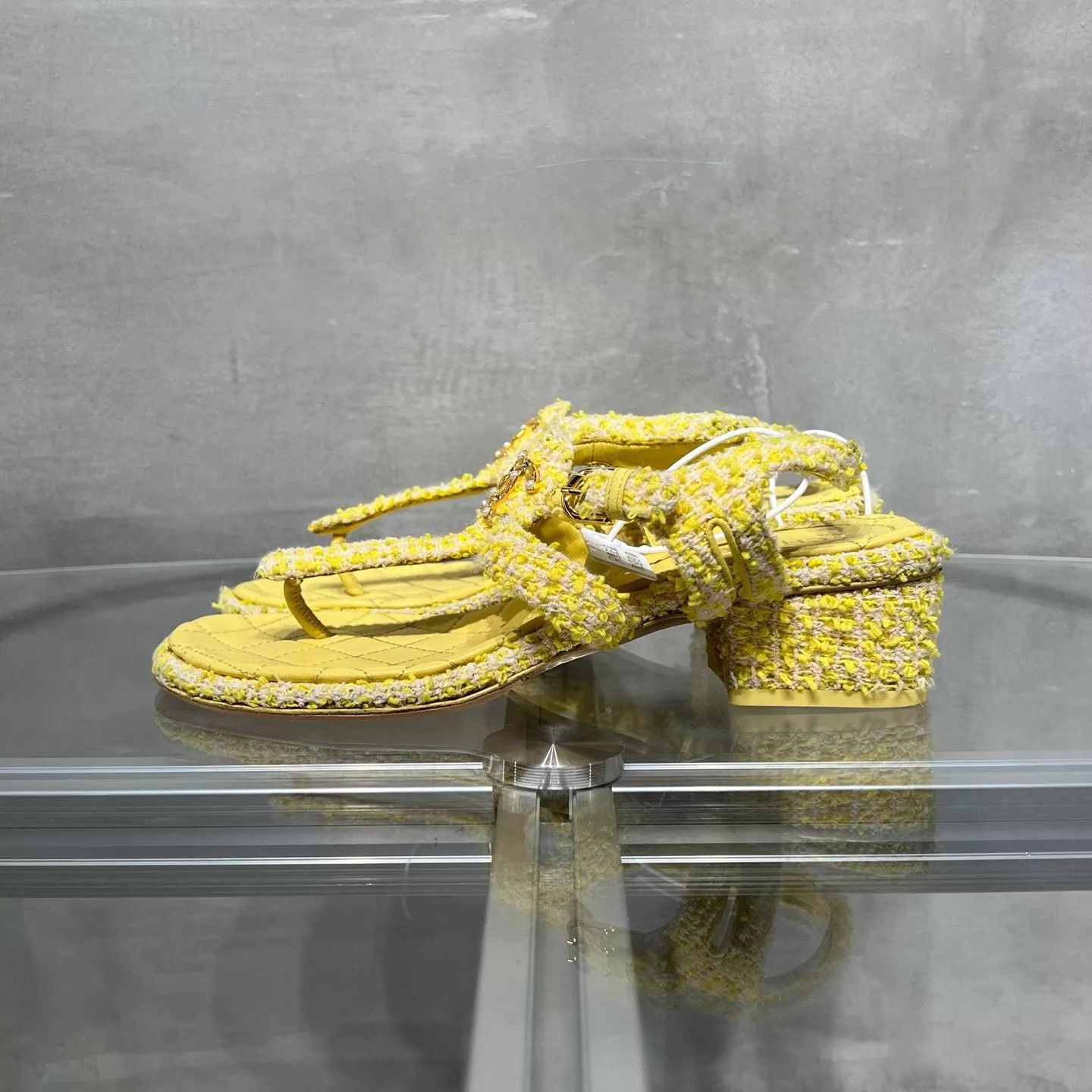 Chanel Chanel Yellow Tweed CC Logo Sandals EUR37 Size US 6.5 / IT 36.5 - 3 Thumbnail