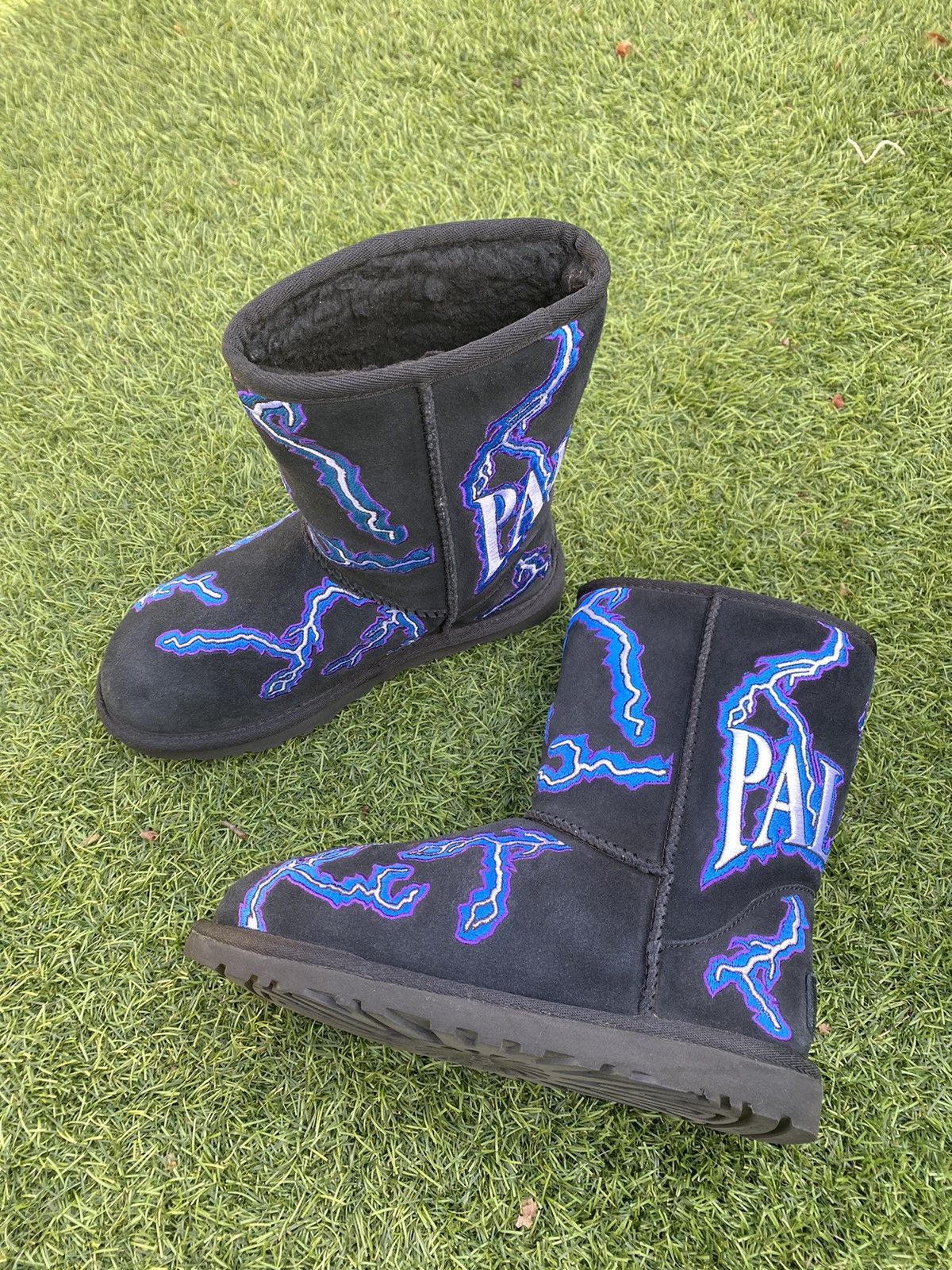 Ugg Palace x Ugg Lightning Embroidery Boots Black Size US 4 / IT 34 - 2 Thumbnail