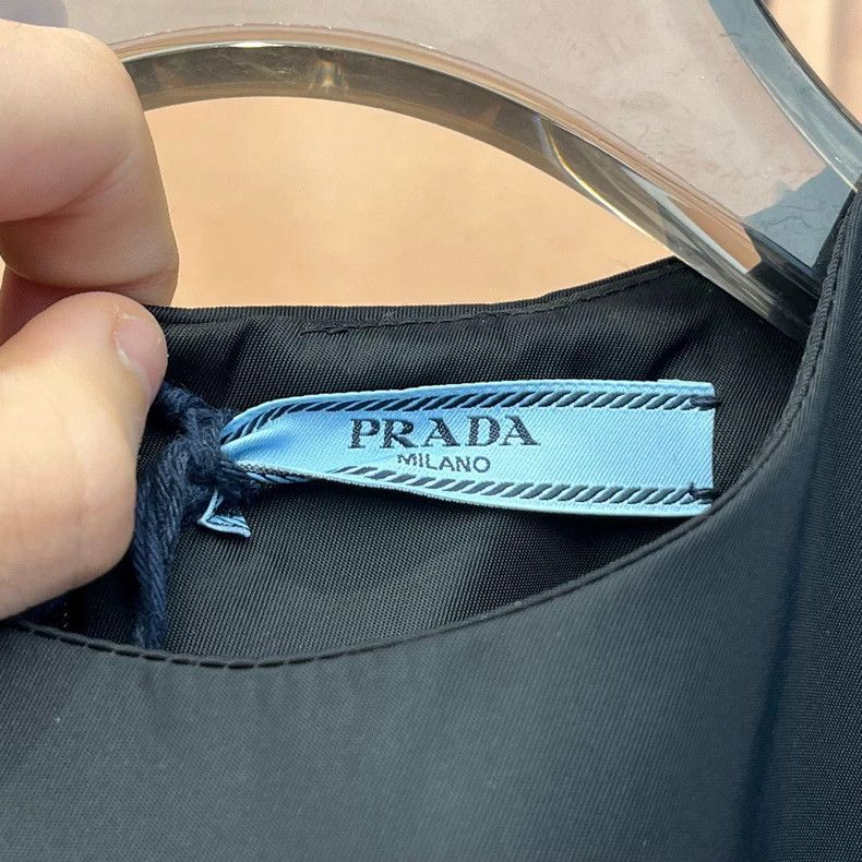 Prada Prada Popular recycled nylon triangle belt dress 2502-Nexta Size XS / US 0-2 / IT 36-38 - 3 Thumbnail