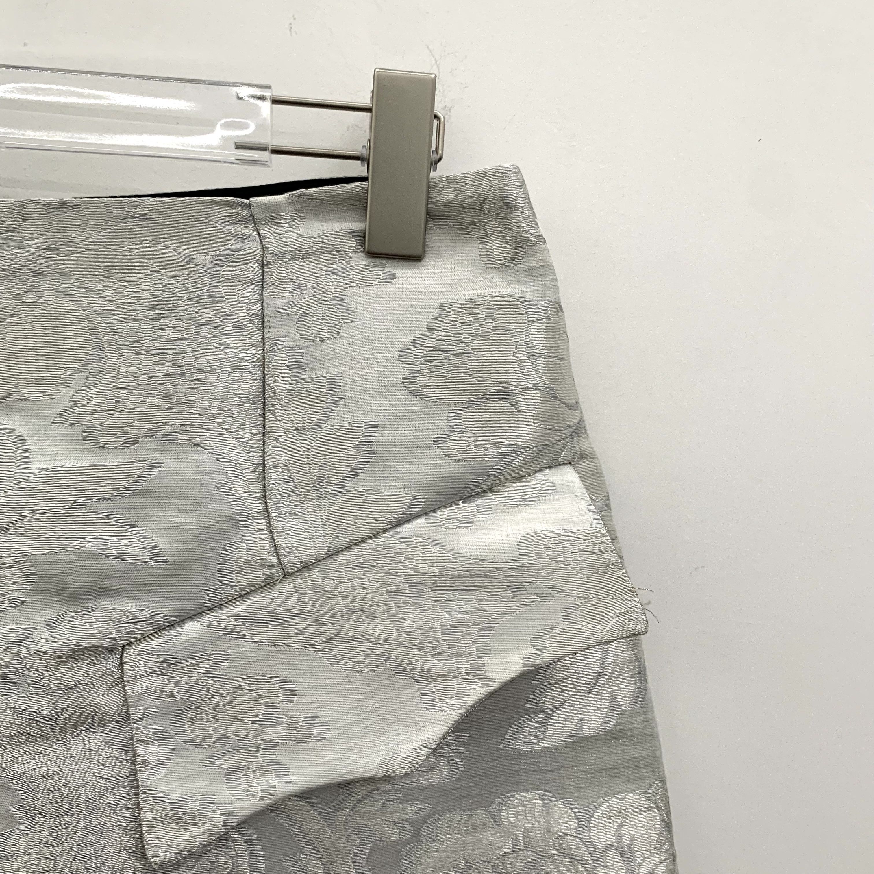 Louis Vuitton Louis Vuitton Floral Skirt Silver (S) Size 26" / US 2 / IT 38 - 7 Thumbnail