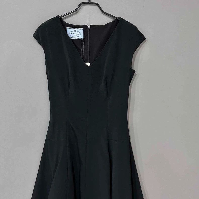 Prada Prada Sleeveless three-dimensional skirt dress 2504-Nextarr Size XS / US 0-2 / IT 36-38 - 2 Thumbnail