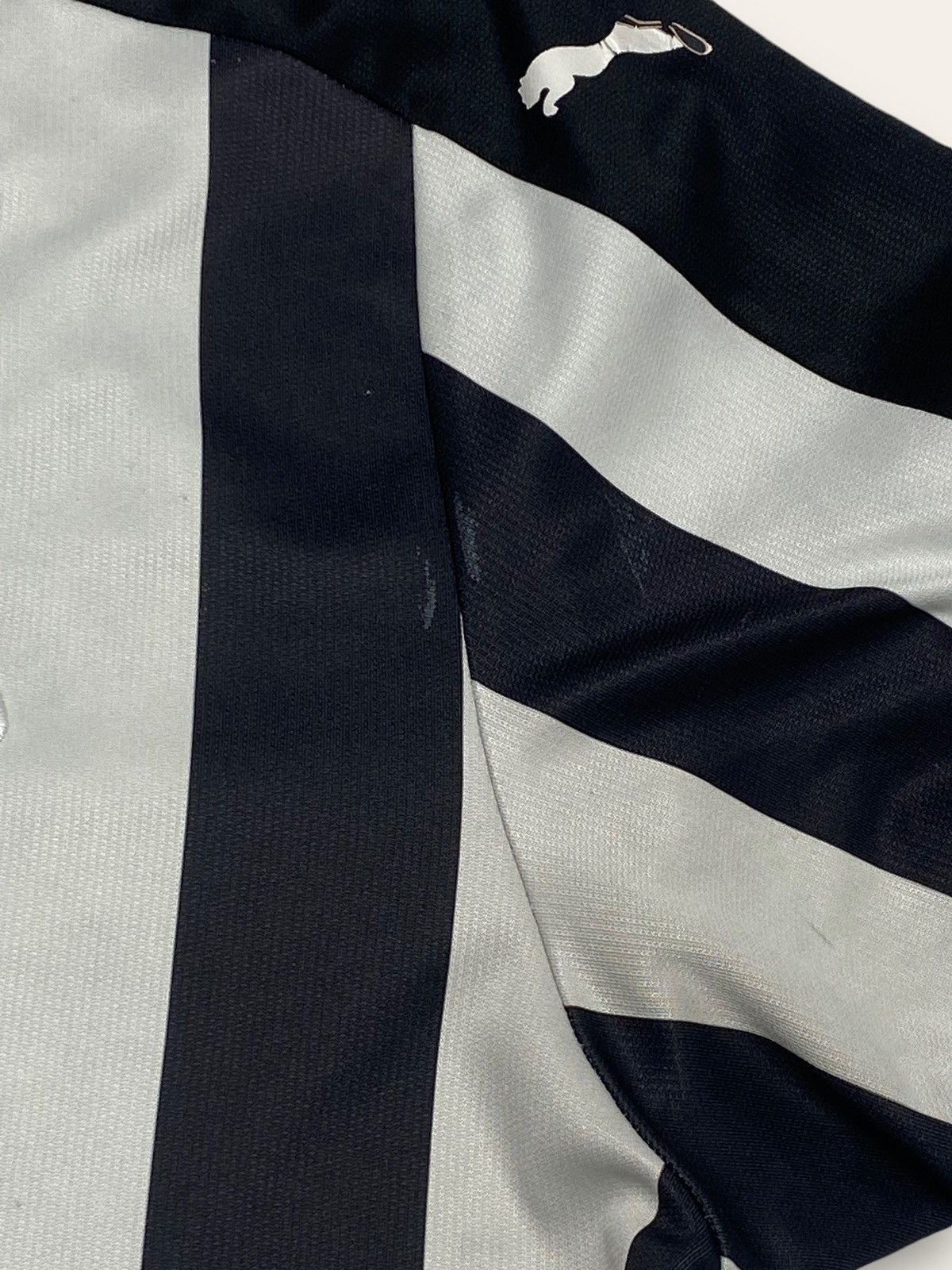 Puma Vintage PUMA NEW CASTLE UNITED Striped Football Jersey Bloke Size US XL / EU 56 / 4 - 12 Thumbnail