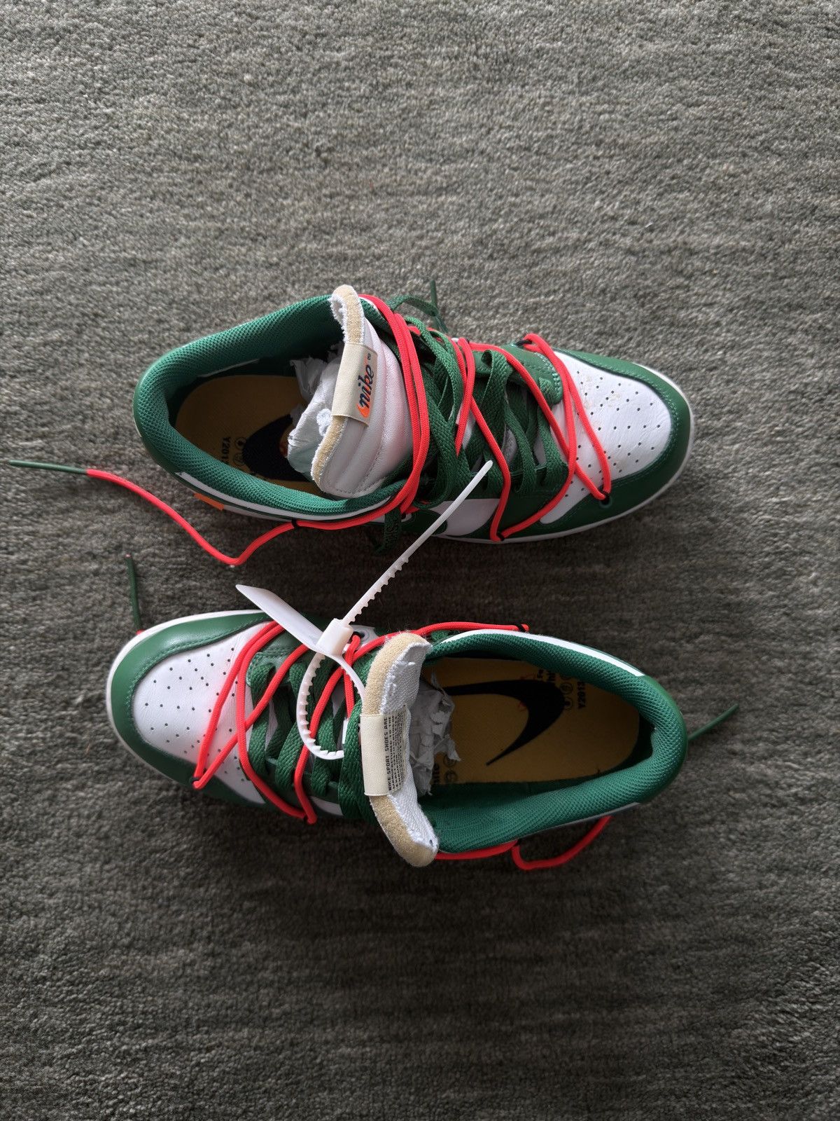 Nike × Off-White OFF WHITE X NIKE DUNK LOW PINE GREEN Size US 9.5 / EU 42-43 - 2 Thumbnail