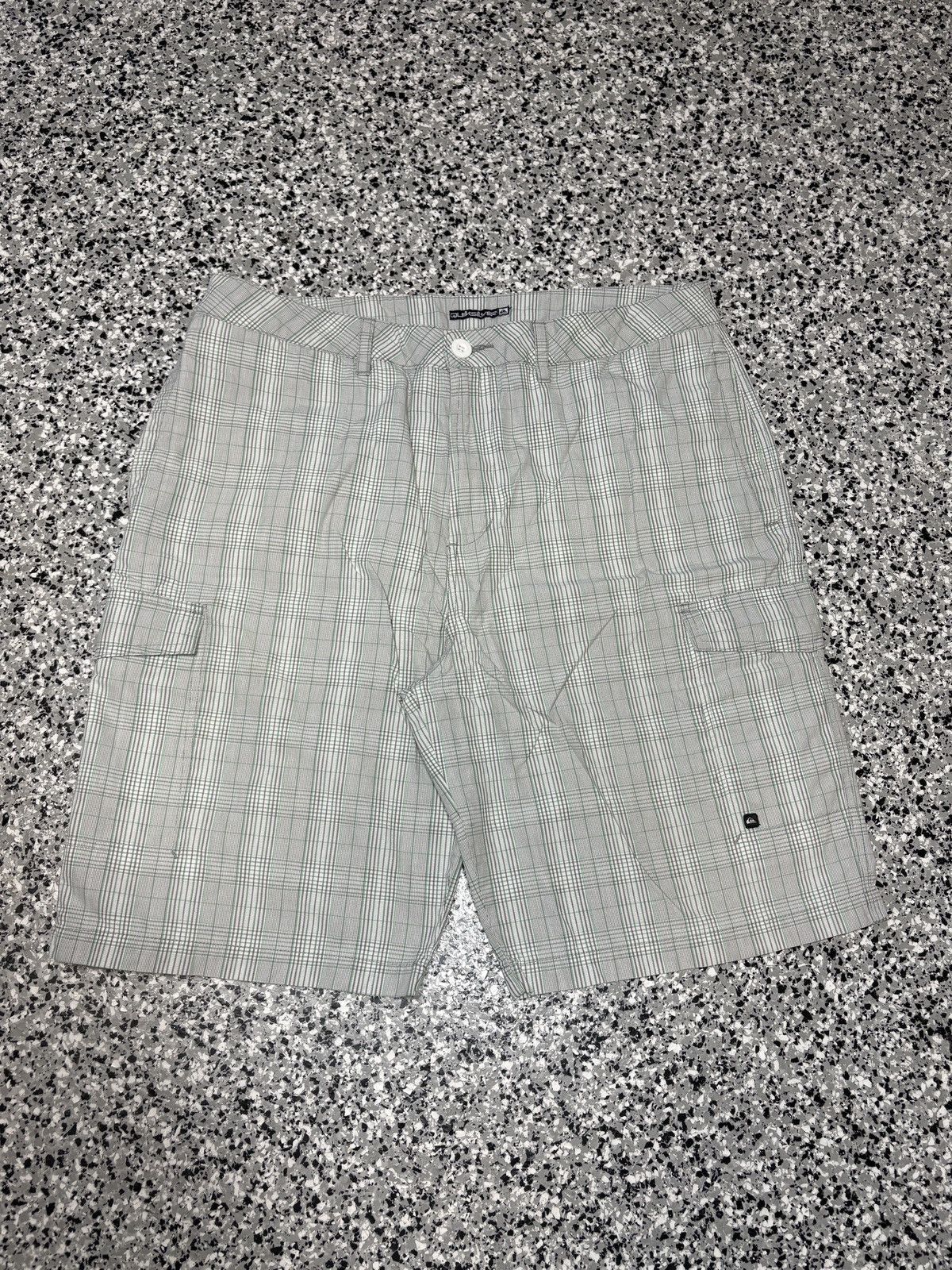 Quiksilver Y2K Quiksilver White/Grey Plaid Relaxed Shorts Size 38 Size US 38 / EU 54 - 1 Thumbnail
