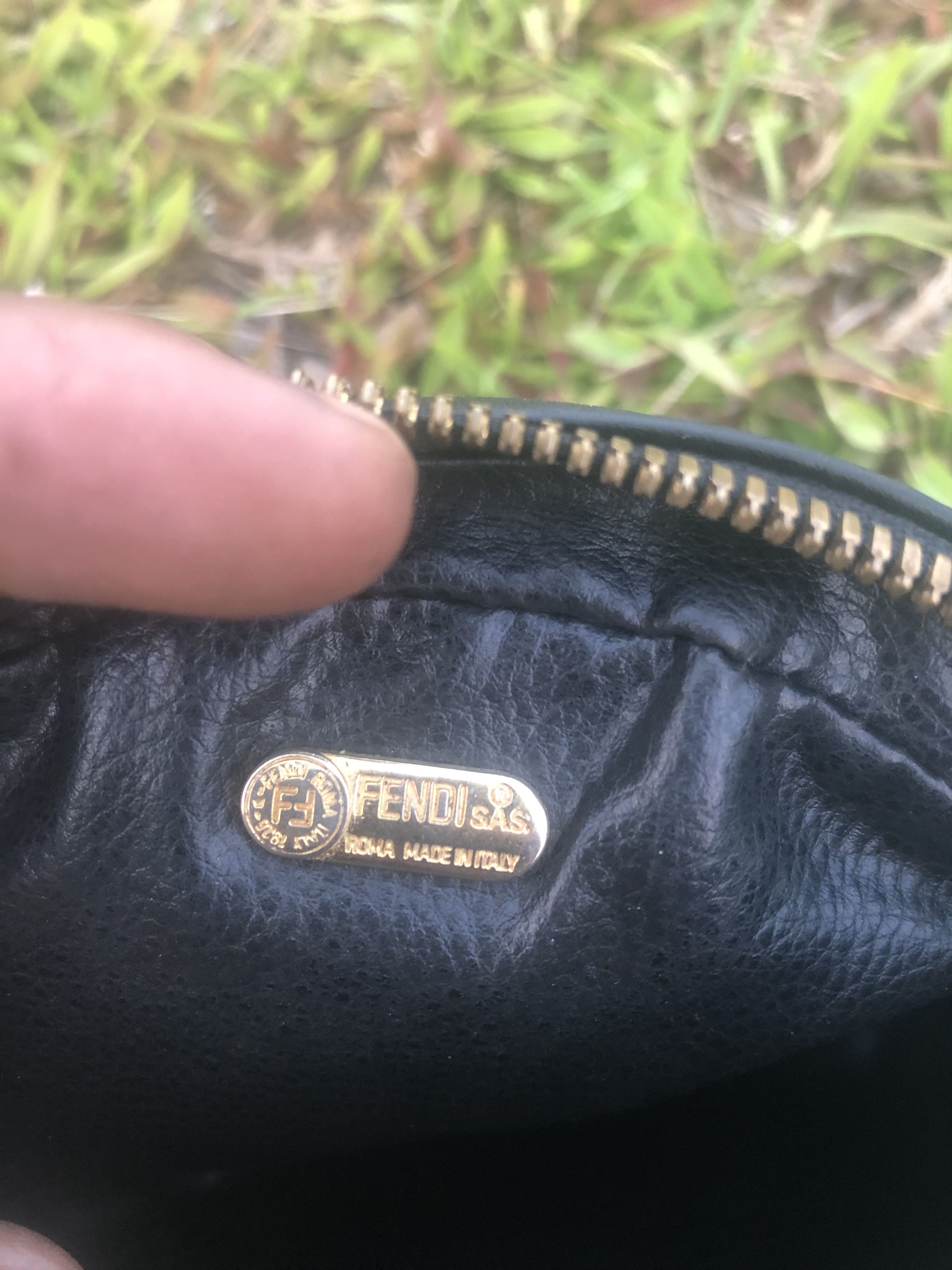 Fendi Rare Vintage Fendi Soft Leather Roundbag Slingbag Size ONE SIZE - 7 Thumbnail