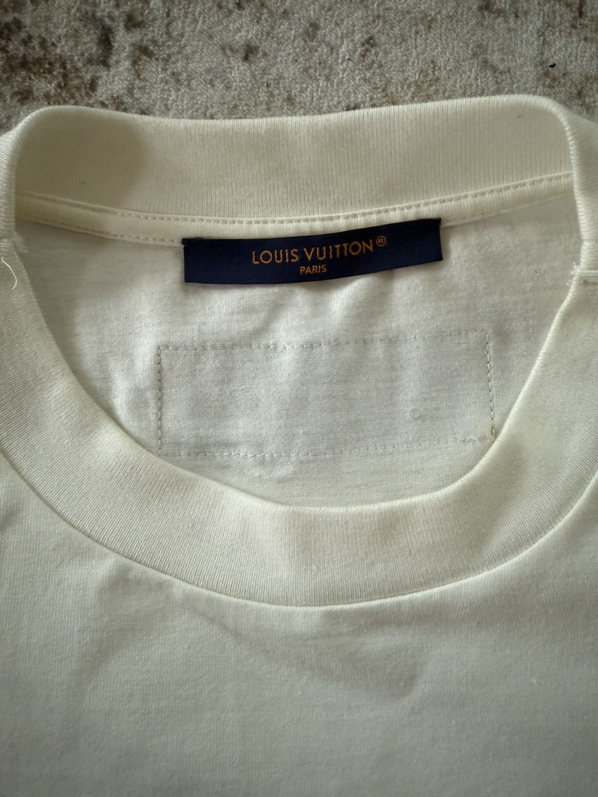 Louis Vuitton Louis Vuitton Signature Logo T Shirt Size US M / EU 48-50 / 2 - 3 Thumbnail