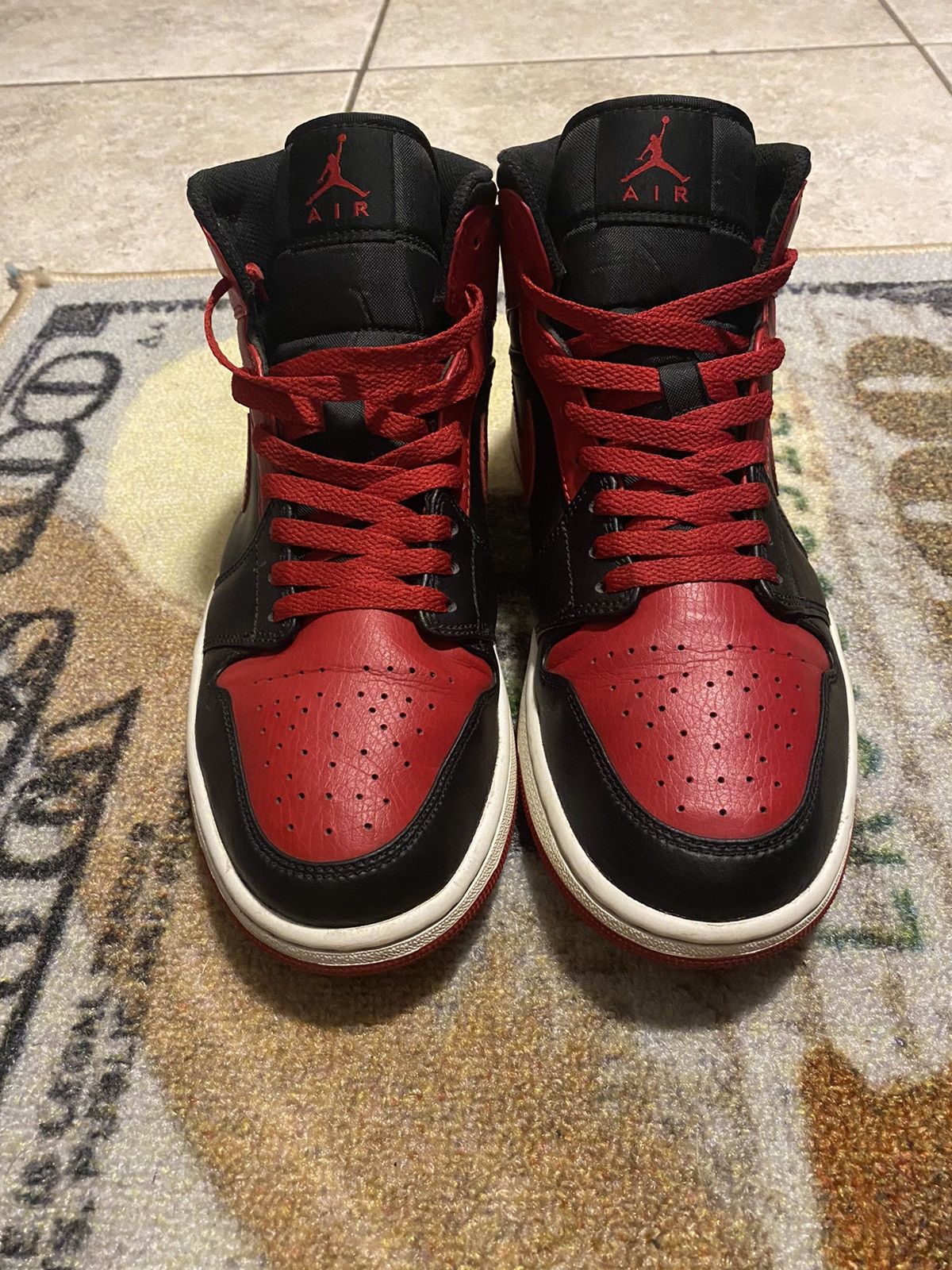 Jordan Brand Jordan 1 Mid Size US 10 / EU 43 - 1 Thumbnail