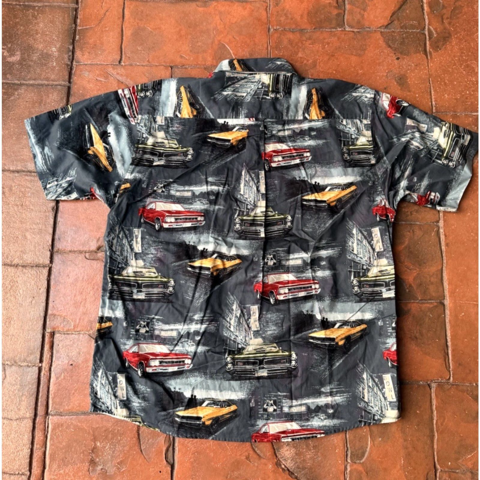 ALOHAS NWT Clearwater Outfitters Hawaiian Shirt Men Large Aloha Cars Graphic Print Short Sleeve Button-Up Collared Size US L / EU 52-54 / 3 - 3 Thumbnail