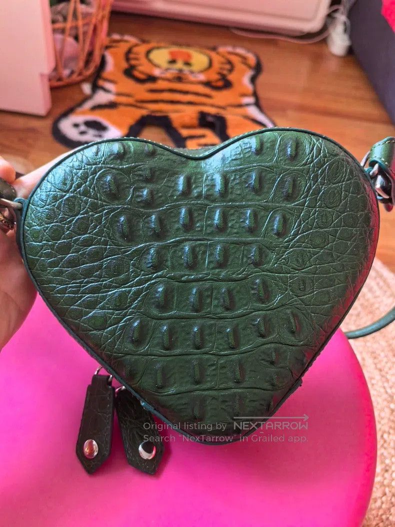 Vivienne Westwood Vivienne Westwood size os Main Line Crocodile Pattern Heart Size ONE SIZE - 2 Thumbnail
