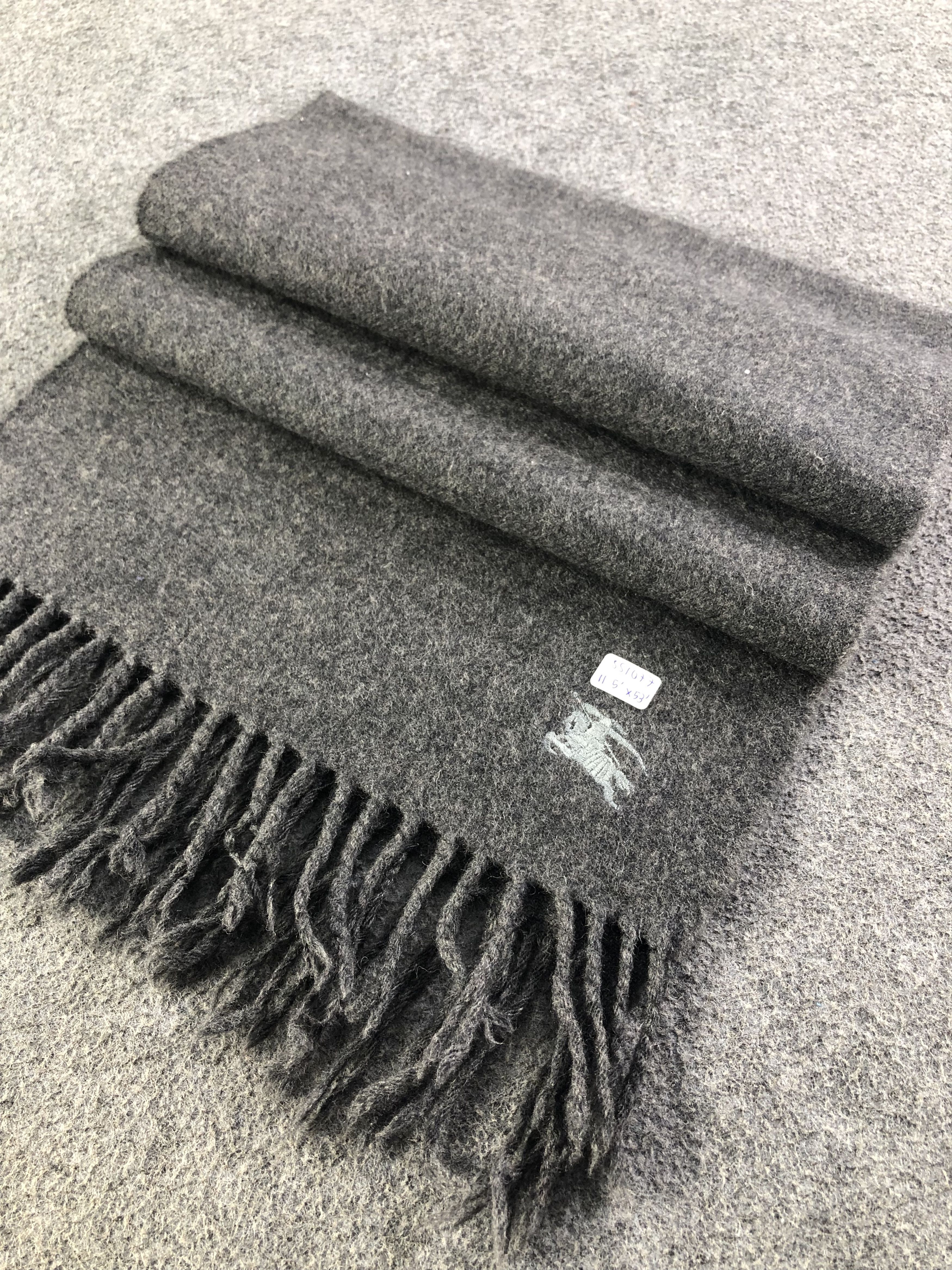 Burberry Burberry Plain Scarf / Muffler / Neckwear Size ONE SIZE - 6 Thumbnail