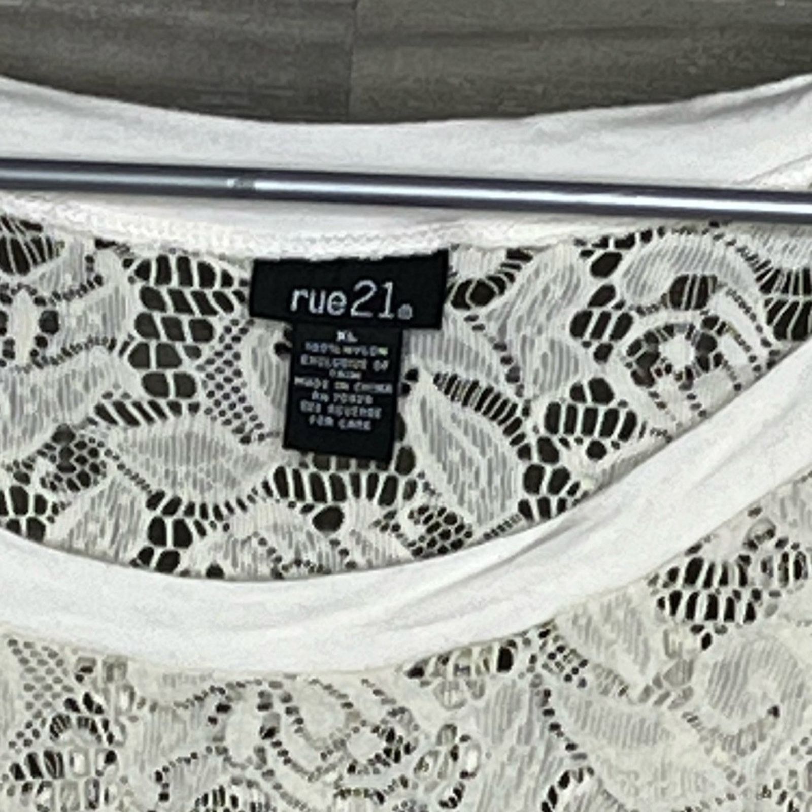 rue21 Rue 21 Lace long sleeve top size XL Size XL / US 12-14 / IT 48-50 - 2 Thumbnail
