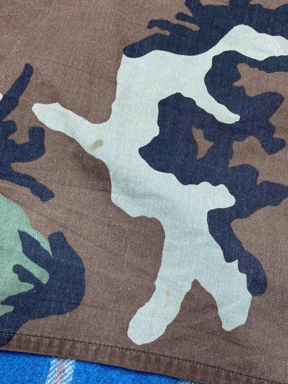 Vintage 70s army OG-107 field shirt hidden buttons camo military M/L Size US M / EU 48-50 / 2 - 12 Thumbnail