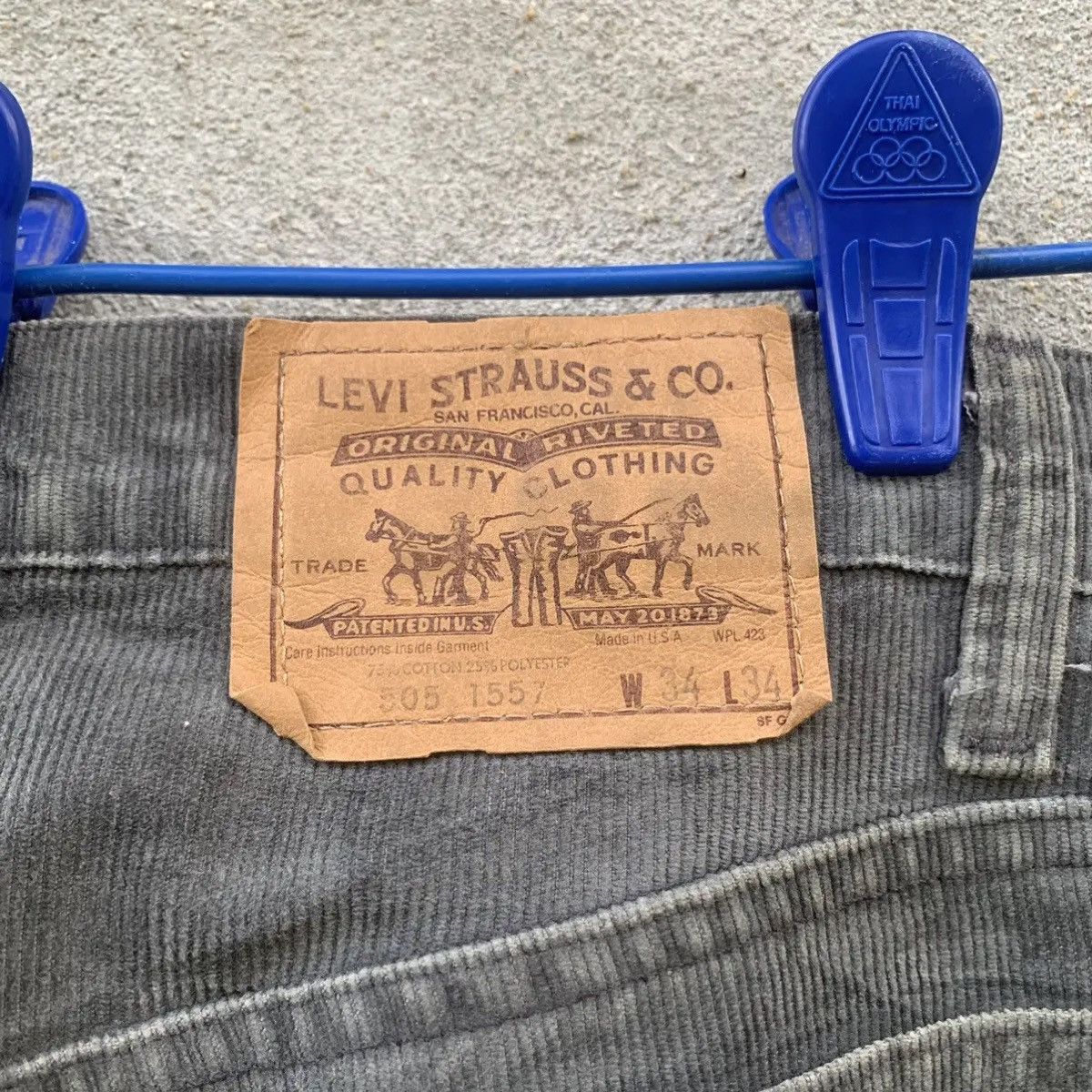 Levi's 1980’s VINTAGE LEVI’S 505 WHITETAB LEVIS CORDUROY FADED PANT Size US 32 / EU 48 - 15 Thumbnail