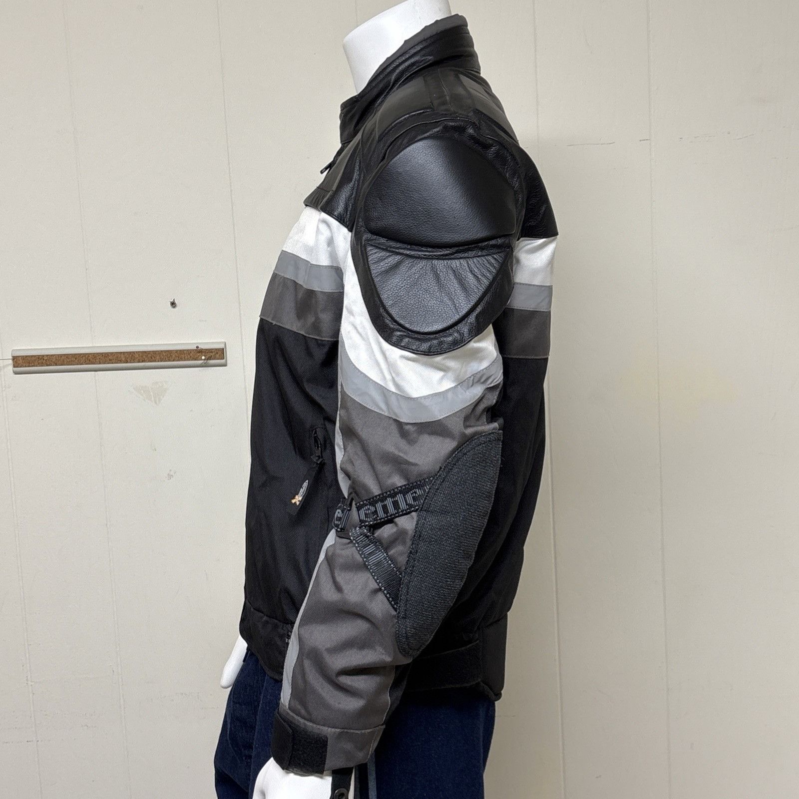 Xelement XElement Leather Motorcycle Jacket Mens L Black Reflective W Size US L / EU 52-54 / 3 - 2 Thumbnail