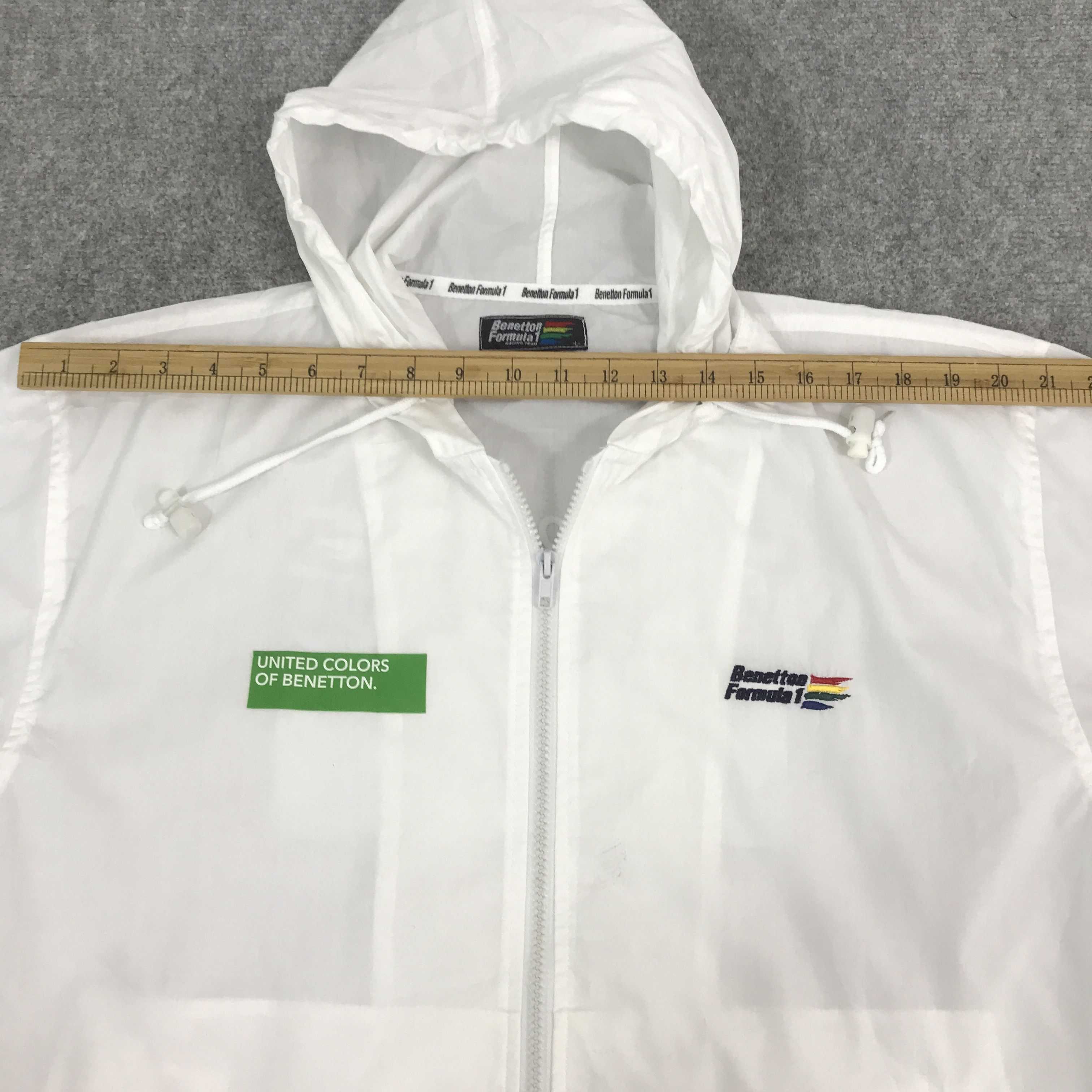 United Colors Of Benetton United Colour of Benetton Windbreaker Raincoat Jacket Size US L / EU 52-54 / 3 - 6 Thumbnail
