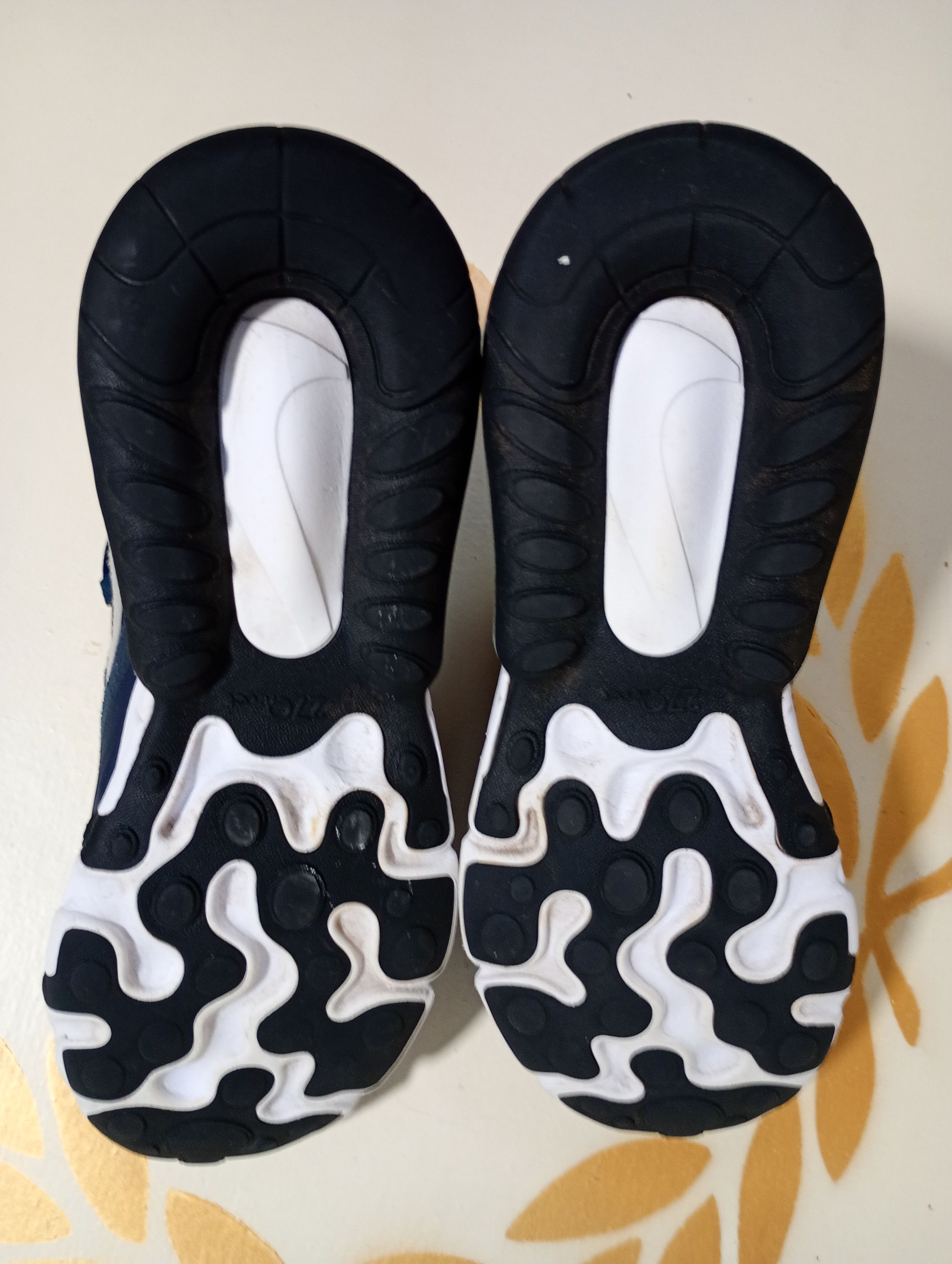Nike Nike Air Max 270 React Sneakers CV9609-400 Size US 5.5 / IT 35.5 - 13 Thumbnail