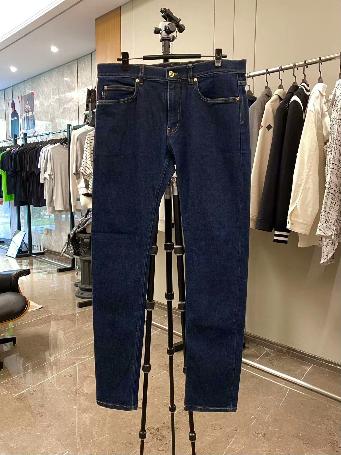 Versace Versace Denim Jeans 34 Men Size US 34 / EU 50 - 1 Thumbnail