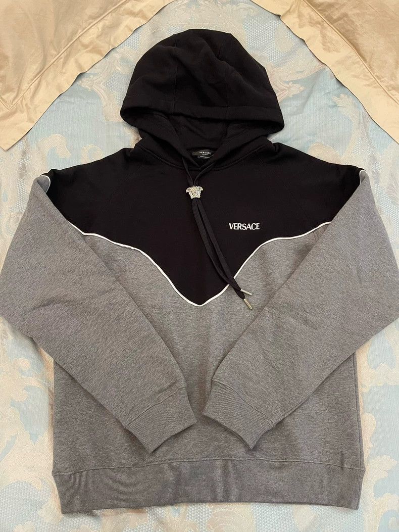 Versace Versace Color-blocked sweatshirt Size M / US 6-8 / IT 42-44 - 2 Thumbnail