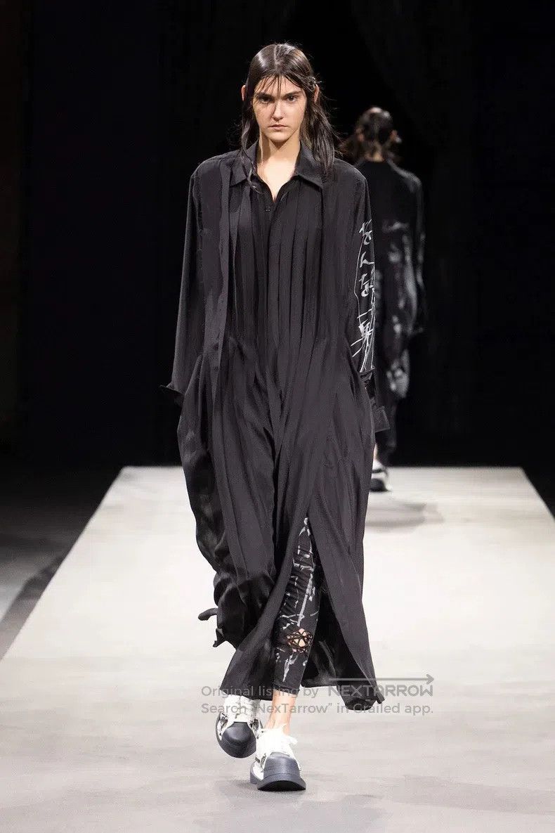 Yohji Yamamoto Yohji Yamamoto Size 1 Multi-layered pleated paneled long sh Size S / US 4 / IT 40 - 9 Thumbnail