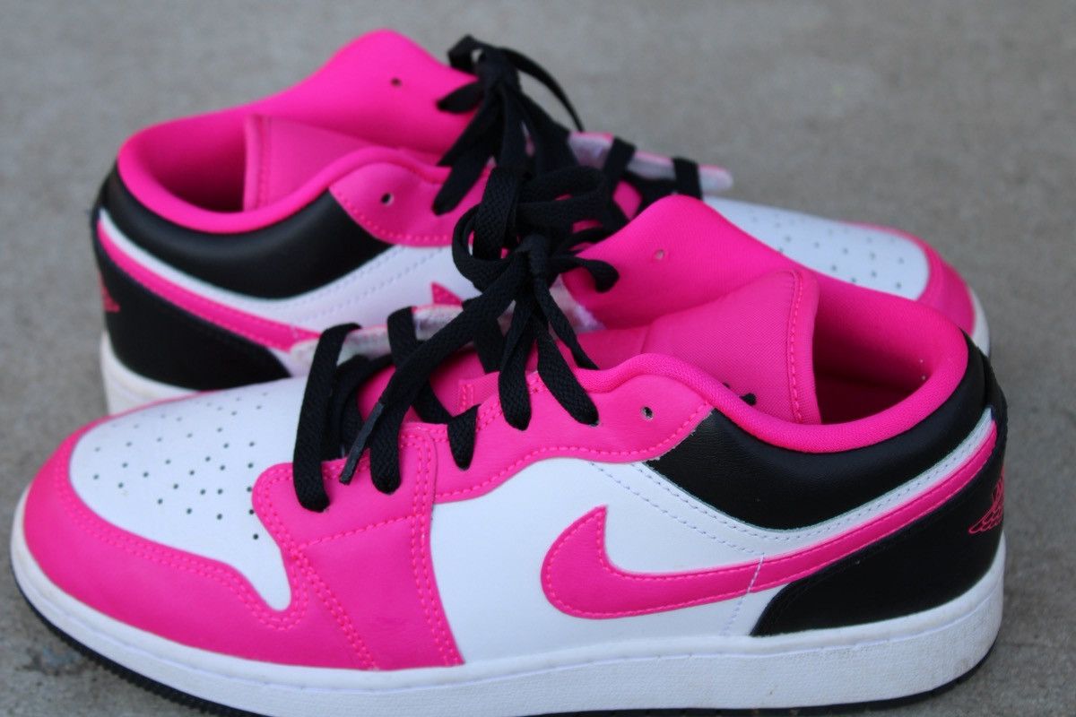 Jordan Brand Jordan 1 Low Fierce Pink (GS) Sneaker 6Y Leather Retro Size US 6 / IT 36 - 3 Thumbnail