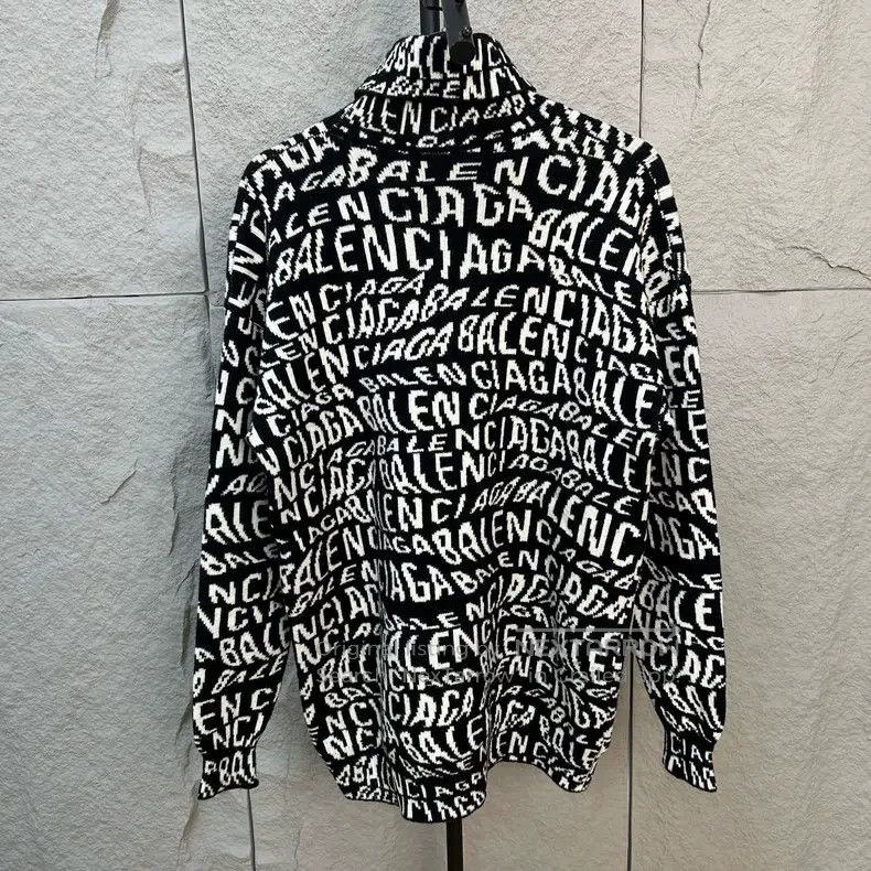 Balenciaga Balenciaga Full print letter print long-sleeve, size S Size US S / EU 44-46 / 1 - 2 Thumbnail