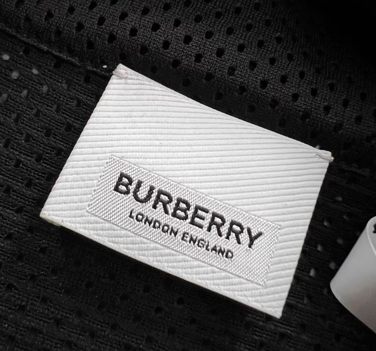 Burberry Burberry Back Embroidered Mesh Short-Sleeve Shirt J41 Size US L / EU 52-54 / 3 - 4 Thumbnail