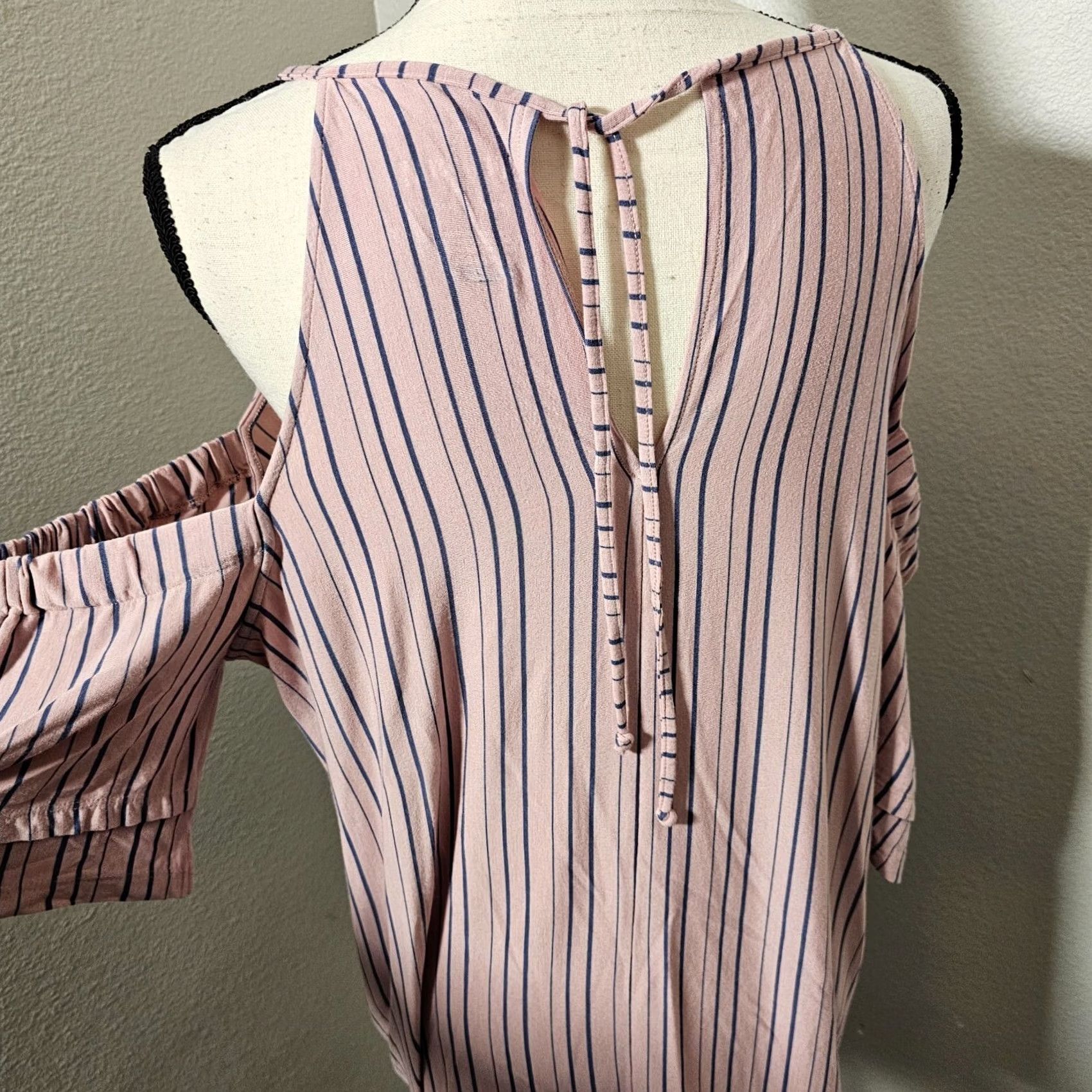 American Eagle Outfitters VINTAGE? No — American Eagle Outfitters Shirt Womens XL Pink Striped Cold Shoulder Top Size XL / US 12-14 / IT 48-50 - 3 Thumbnail