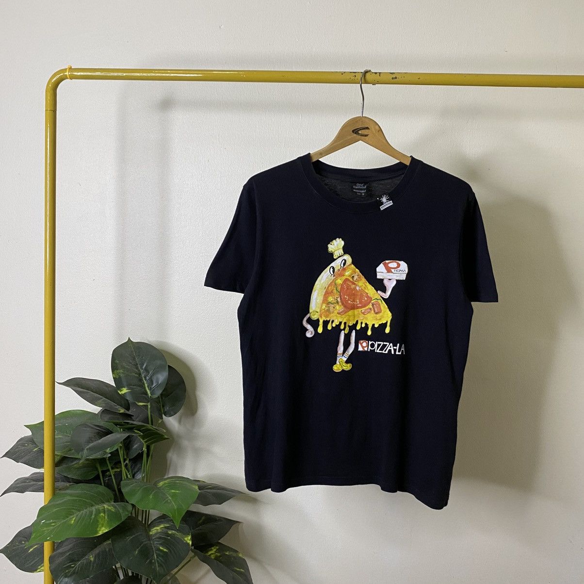 GU × Maison MIHARA YASUHIRO Good Inspiration Pizza LA Graphic T Shirt Size US M / EU 48-50 / 2 - 1 Thumbnail