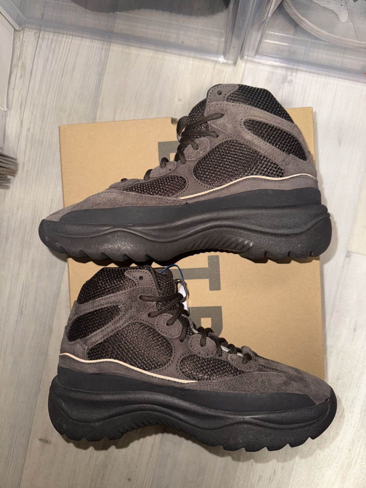 Adidas × Kanye West Adidas Yeezy Desert Boot Oil Size US 9.5 / EU 42-43 - 3 Thumbnail