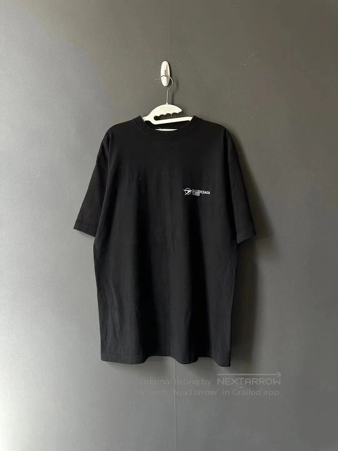 Balenciaga Balenciaga Black Front and Back Arrow Embroidered Short Sl Size XS / US 0-2 / IT 36-38 - 1 Thumbnail