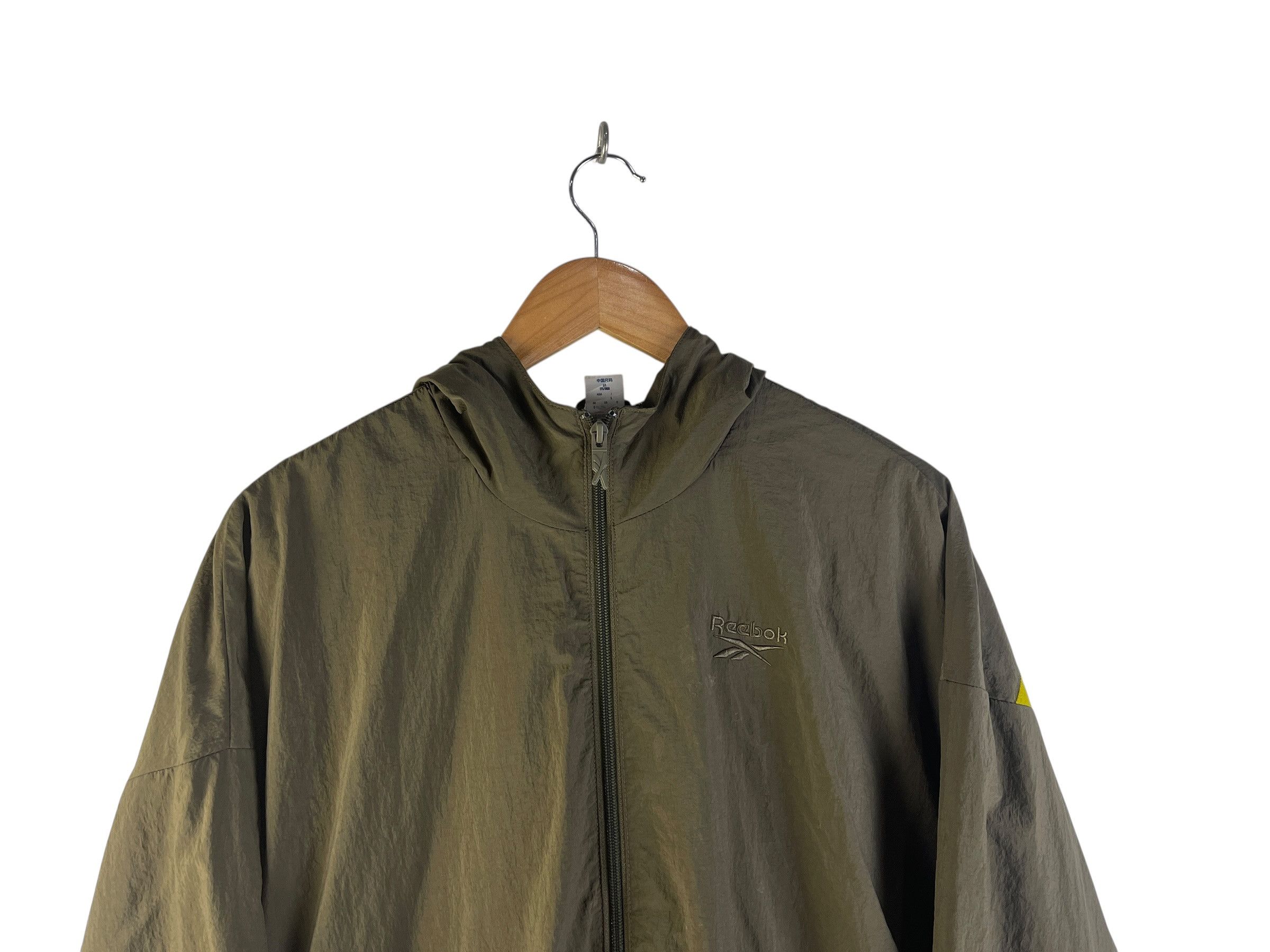 Reebok Vintage Y2K Reebok Vector Windbreaker Jacket Hooded Nylon Size US L / EU 52-54 / 3 - 11 Thumbnail