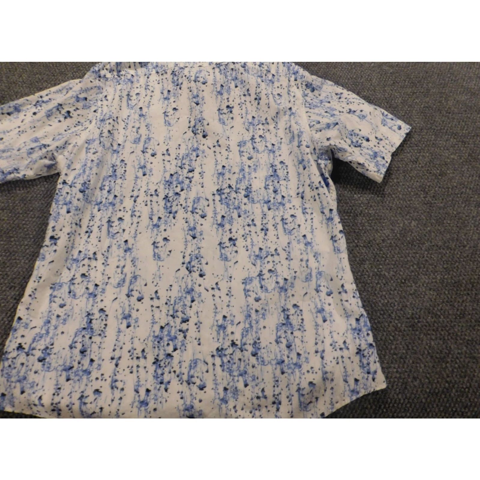Cremieux Cremieux Men Shirt L Blue White Button-Down Collared Short Sleeve Knit Cotton Classic Geometric Logo Pockets Slimming Regular Pattern Size US L / EU 52-54 / 3 - 7 Thumbnail