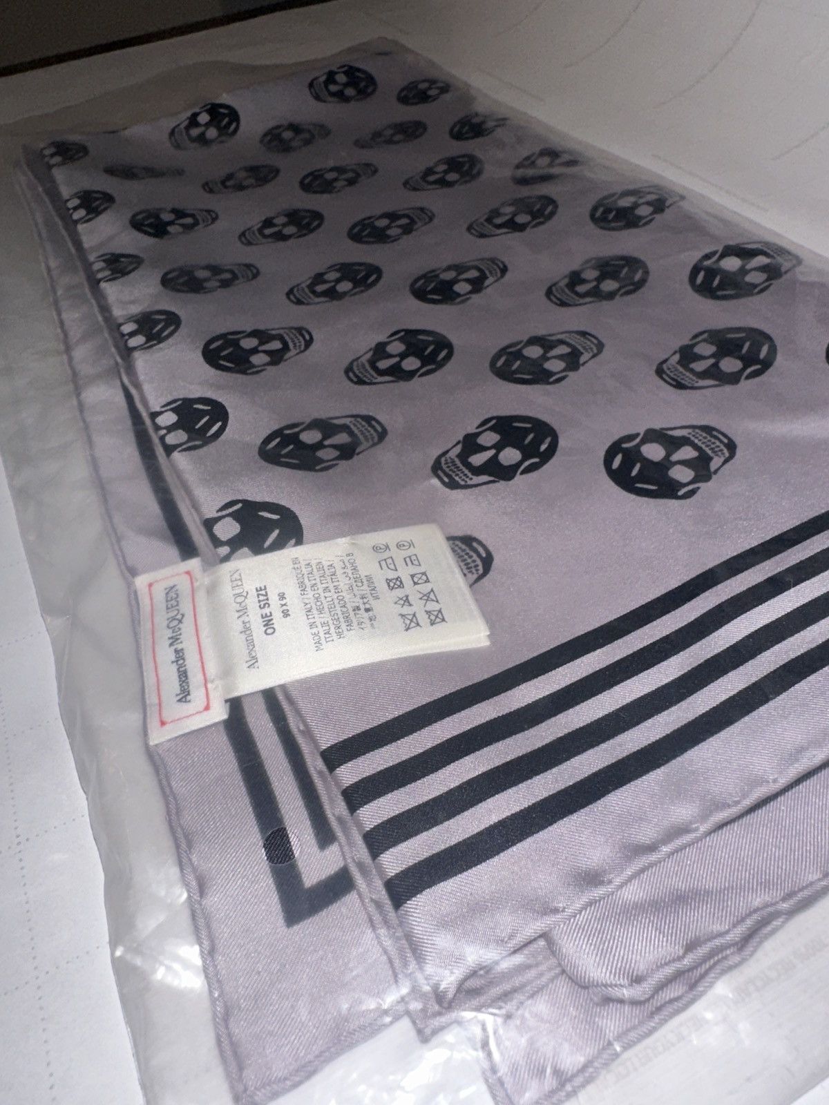 Alexander McQueen Alexander Mcqueen Silk Shawl Size ONE SIZE - 2 Thumbnail