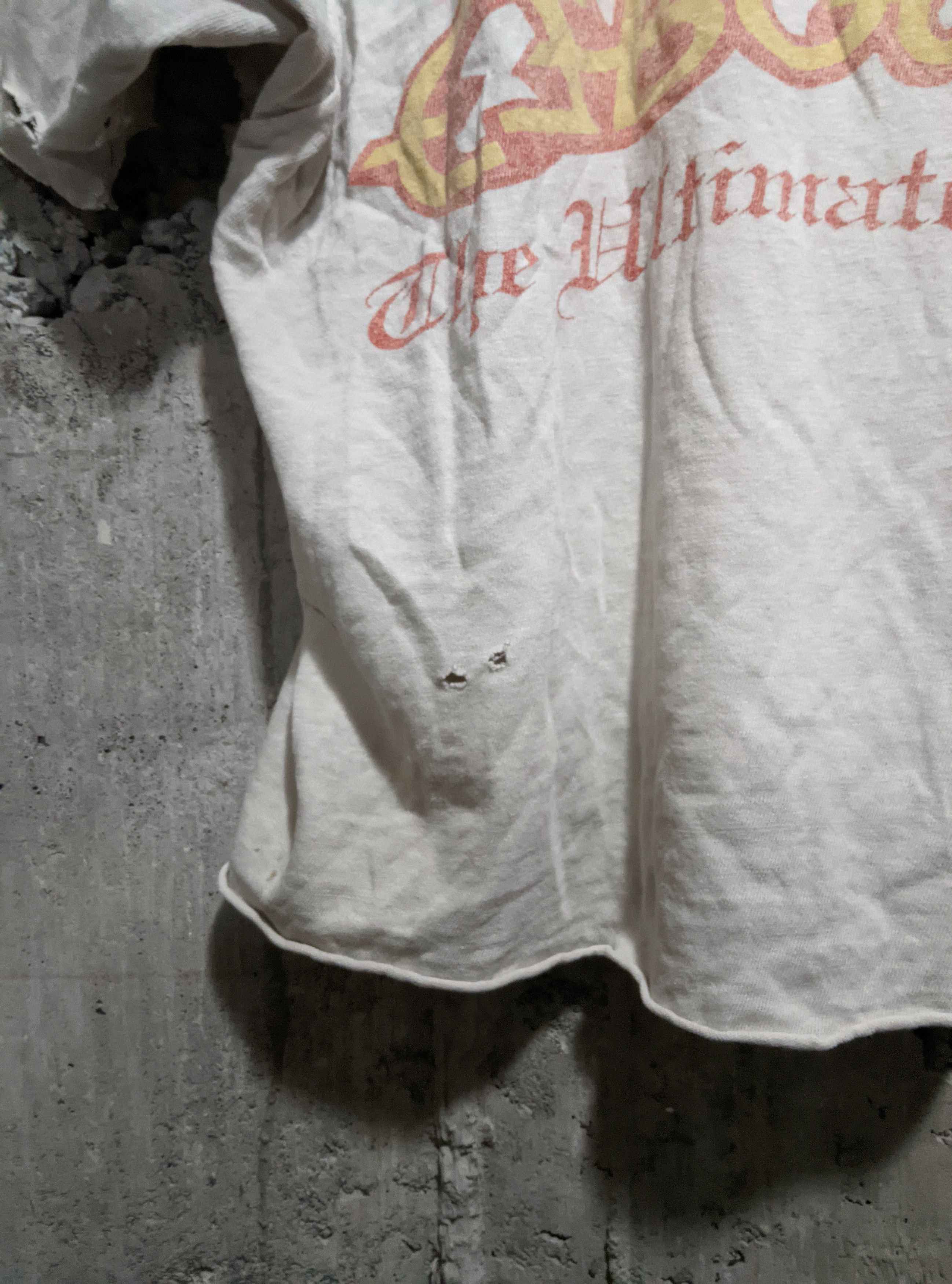 Band Tees Vintage 1986 very thrashed ozzy Osbourne últimate tour t Size US M / EU 48-50 / 2 - 9 Thumbnail