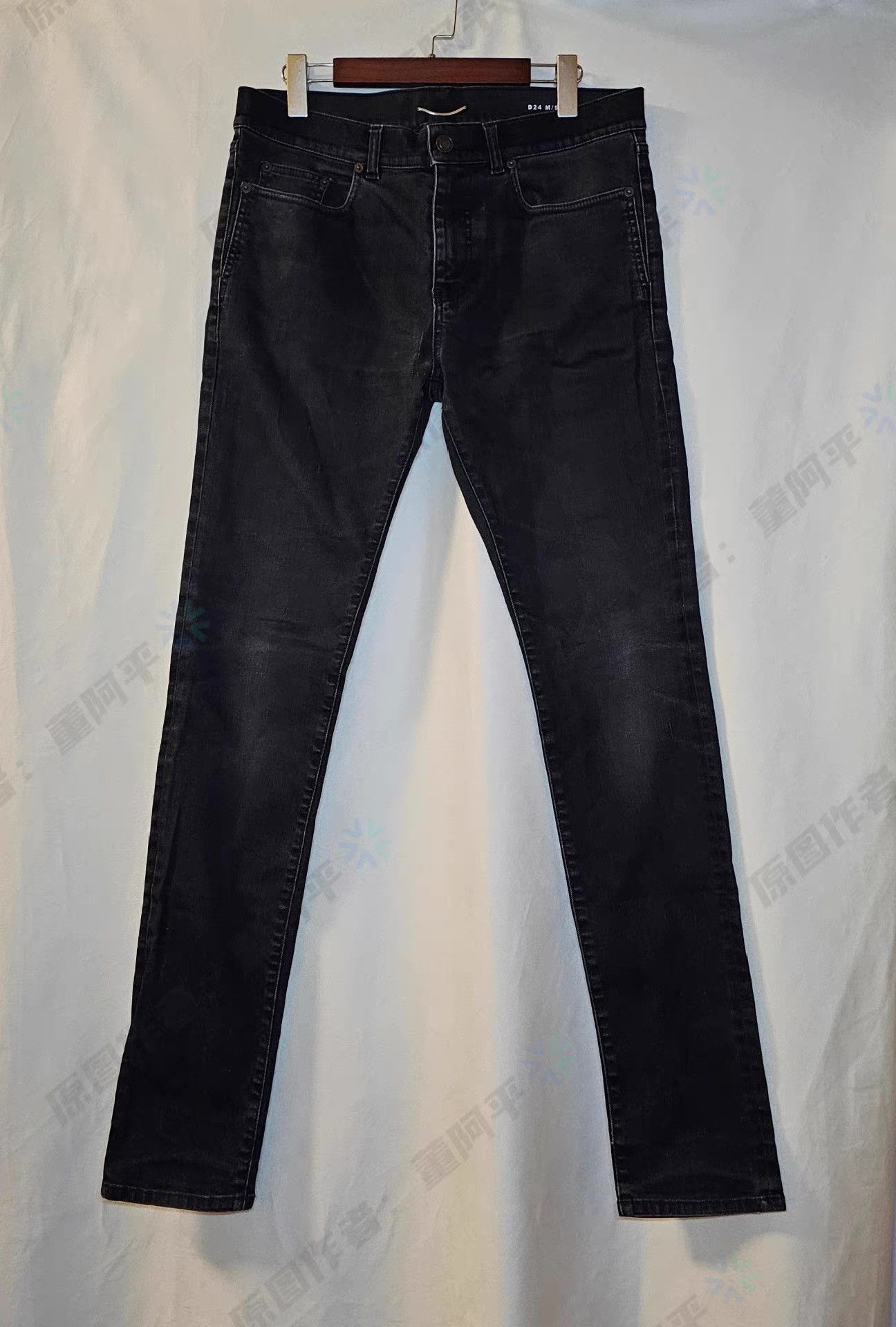 Saint Laurent Paris Saint Laurent men's jeans Q4 Size US 36 / EU 52 - 1 Thumbnail