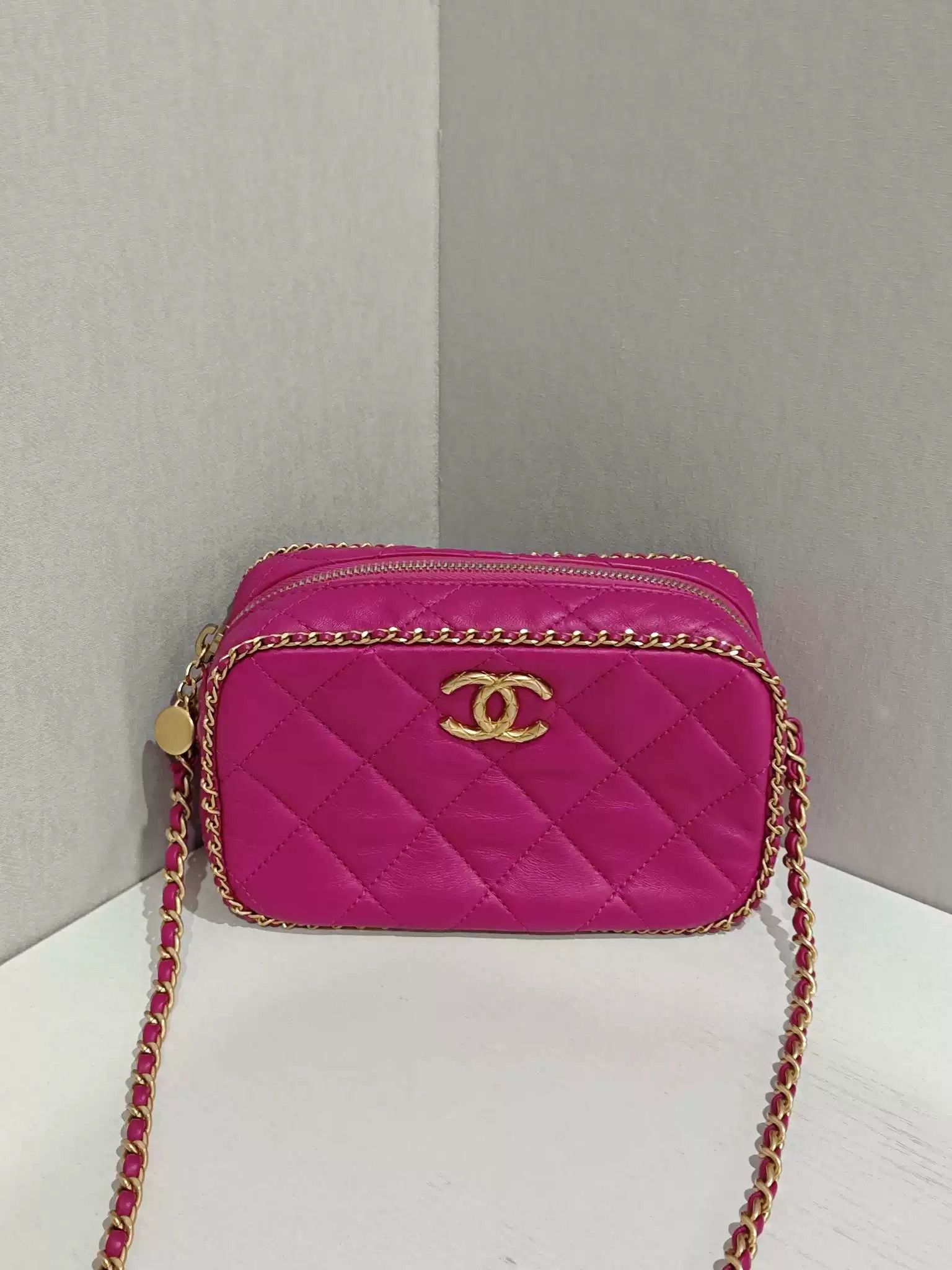 Chanel Pre-loved Bag Very good condition Size ONE SIZE - 1 Thumbnail