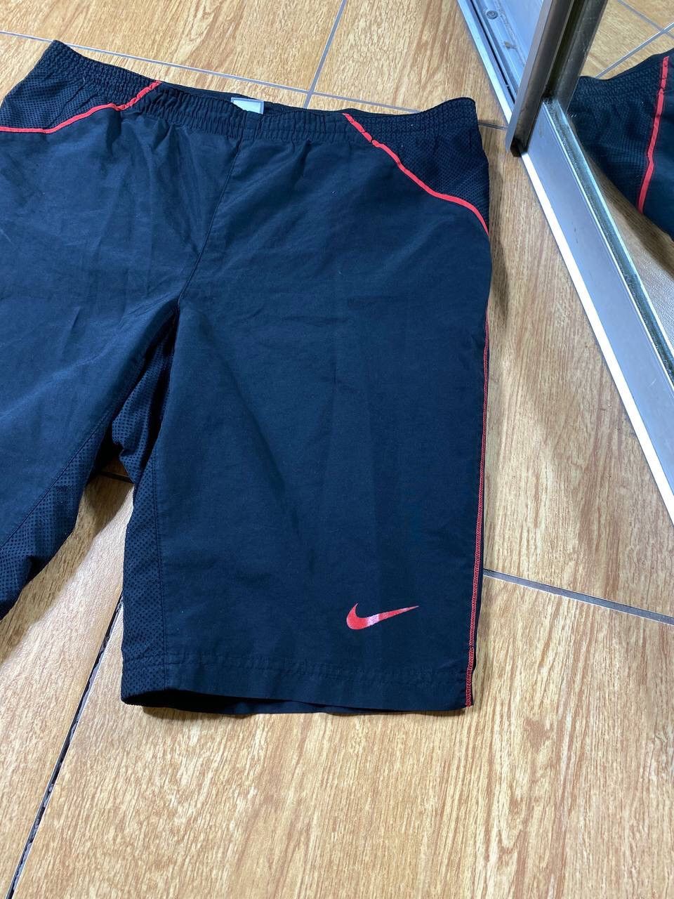 Nike × Vintage 90's NIKE SWOOSH LOGO Y2K RARE RETRO SHORTS Size US 30 / EU 46 - 24 Thumbnail